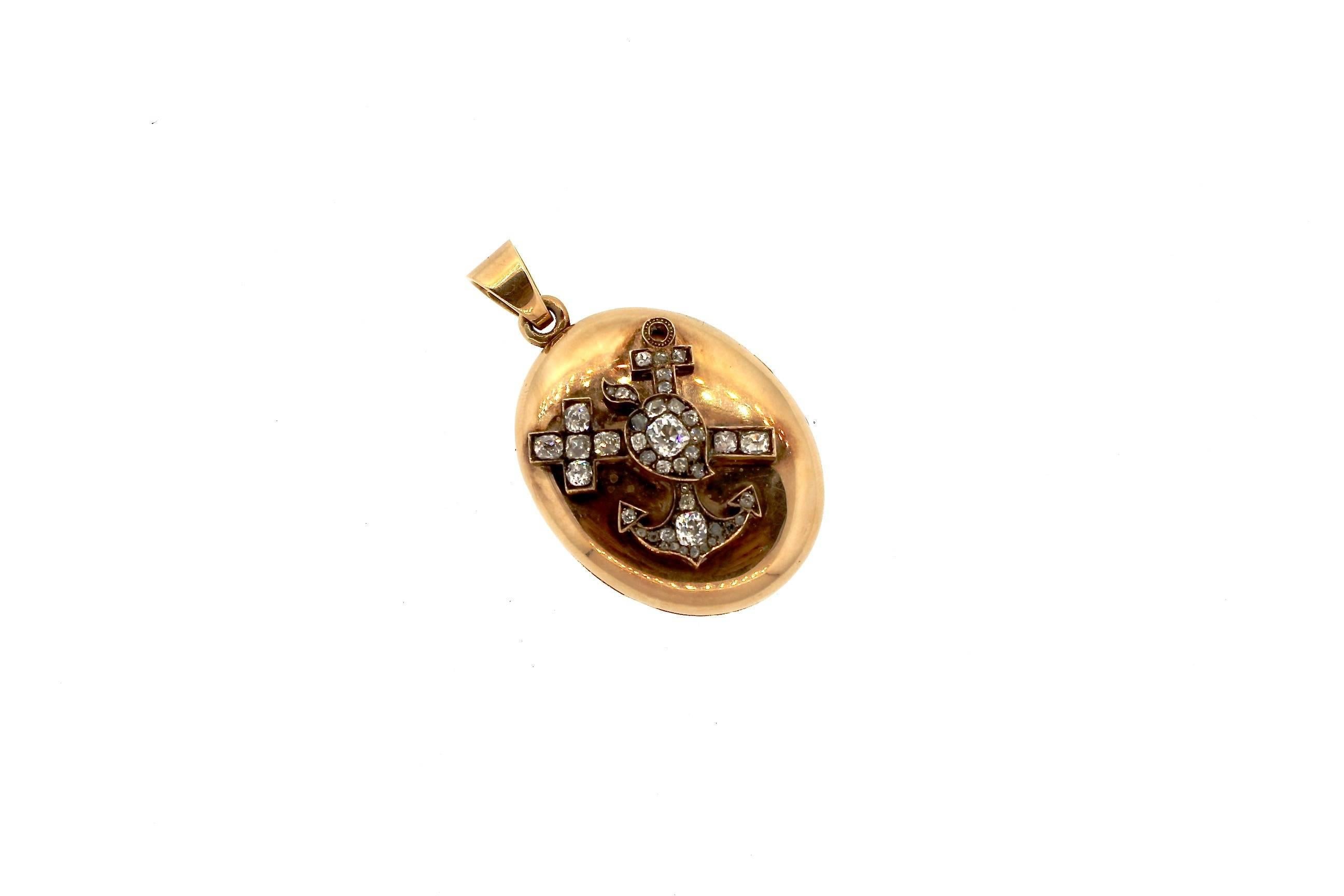 Victorian Faith, Hope and Charity Old Mine Cut Diamond Gold Pendant Locket In Good Condition In New York, NY