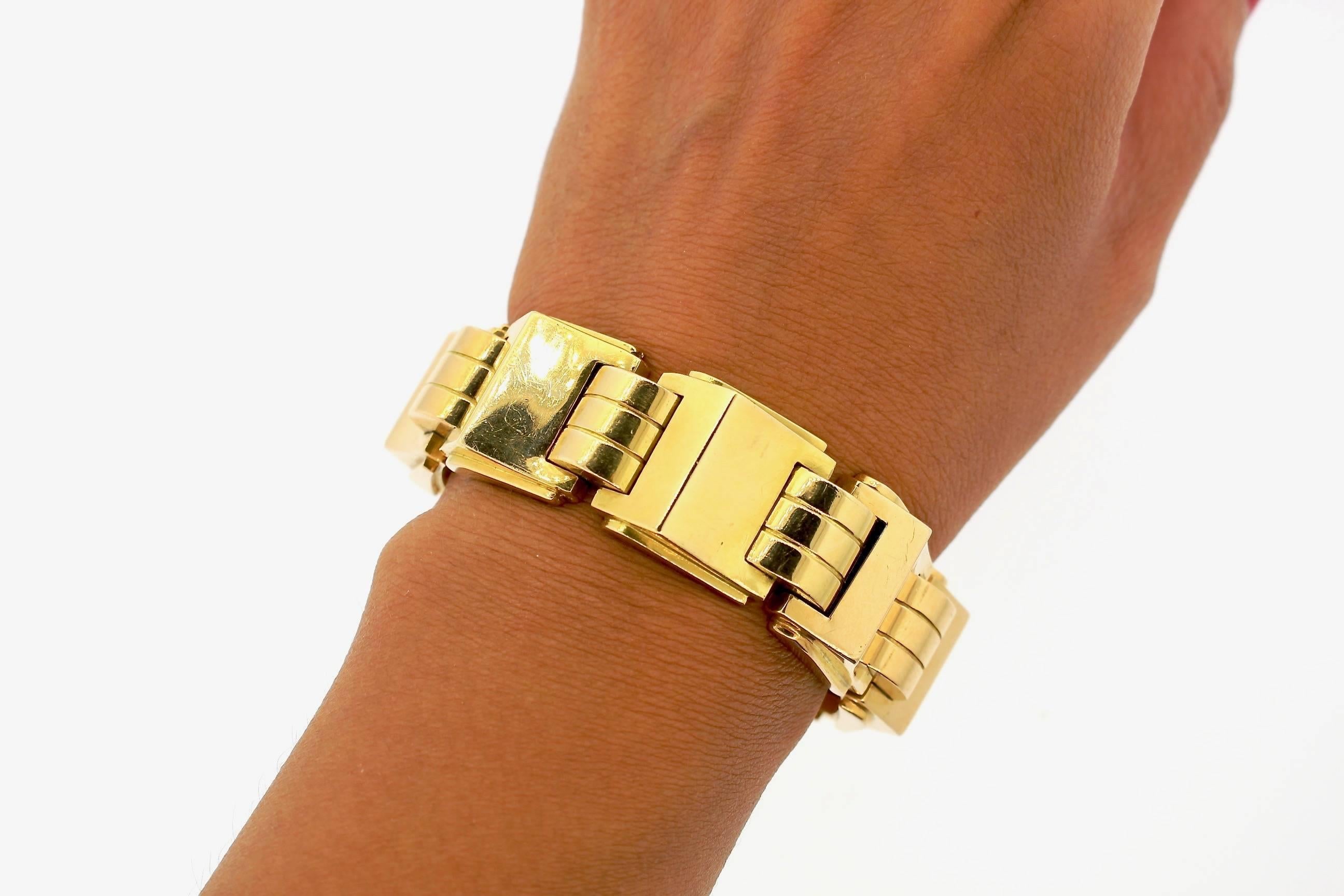 Modernist Art Deco French Gold Tank Bracelet In Good Condition In New York, NY