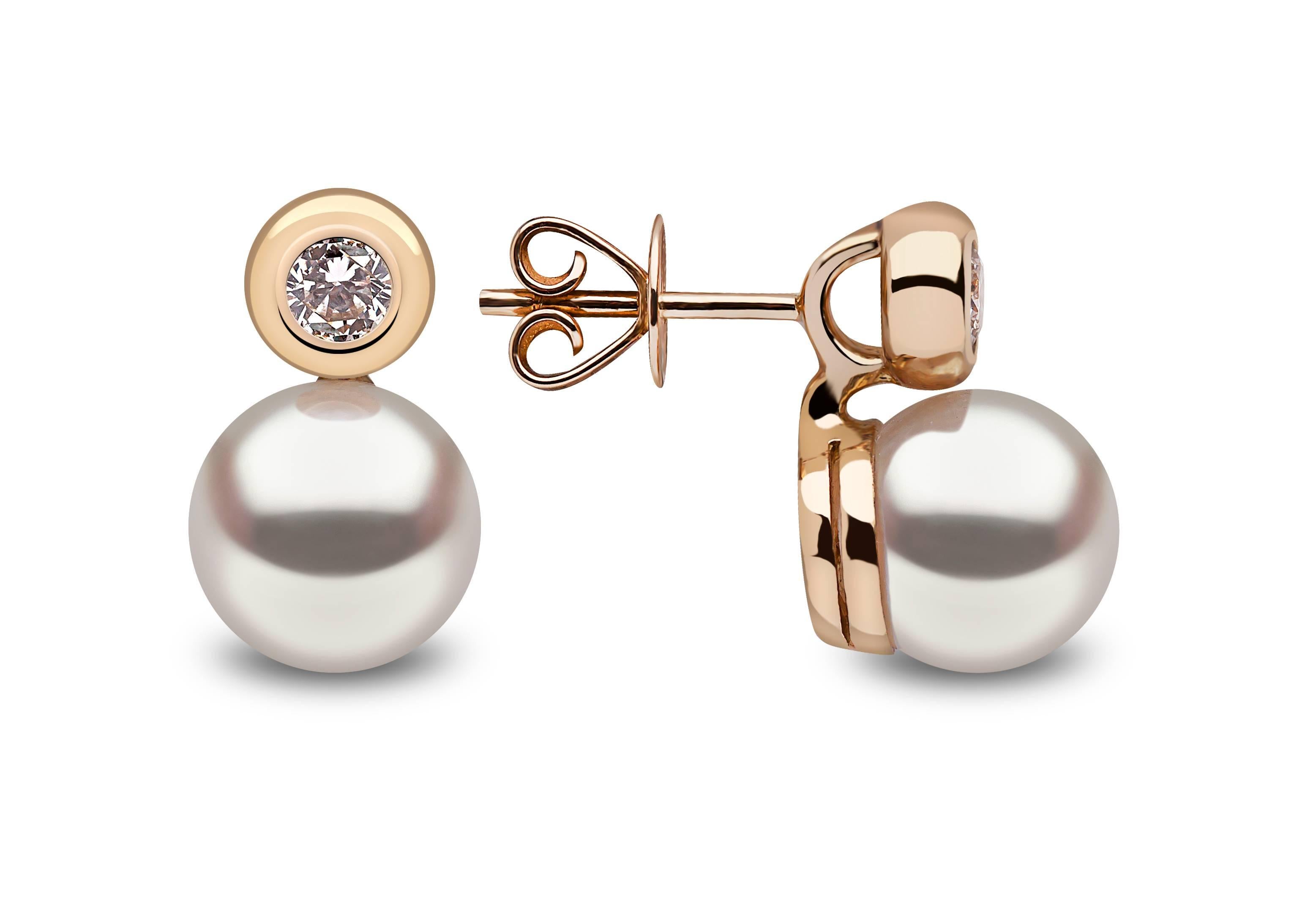 The classic combination of white diamonds and 18k yellow gold is re-imagined with two bold Cultured pearls in these exquisite earrings from Yoko London. 

- 18k Yelllow Gold
- 2 Diamonds 0.30cts
- 9mm Cultured Pearl
