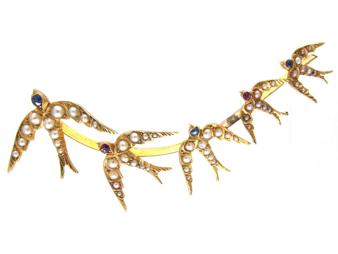 Edwardian Large Gold Swallows Brooch In Excellent Condition For Sale In London, GB