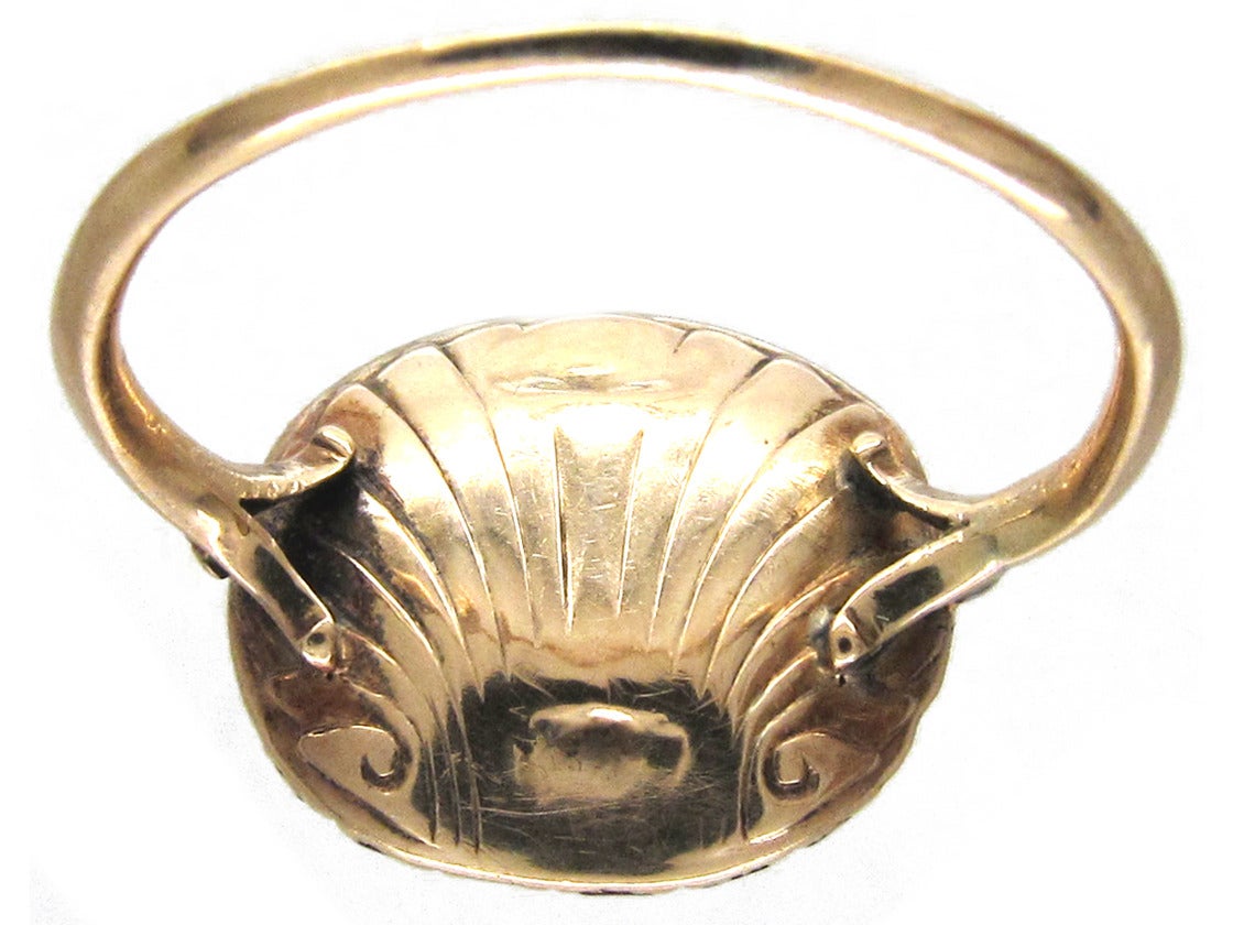 Georgian Almandine Garnet Diamond Gold Ring In Excellent Condition For Sale In London, GB
