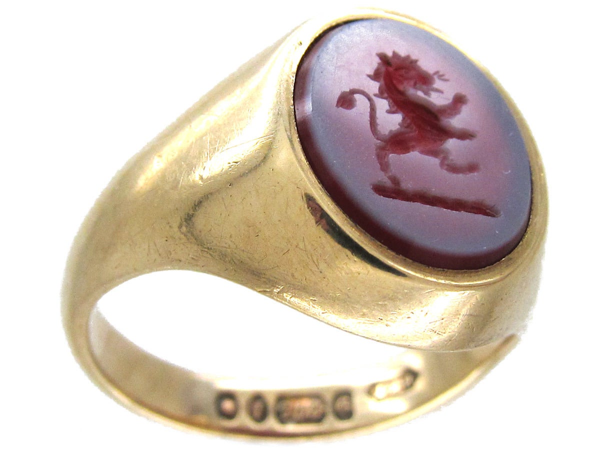 Lion Carnelian Intaglio Gold Signet Ring In Excellent Condition For Sale In London, GB