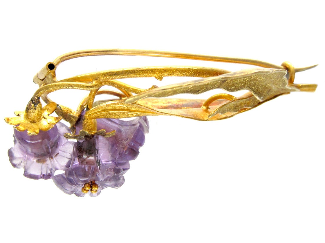 Georgian Amethyst Two Colour Gold Botanical Brooch In Excellent Condition In London, GB