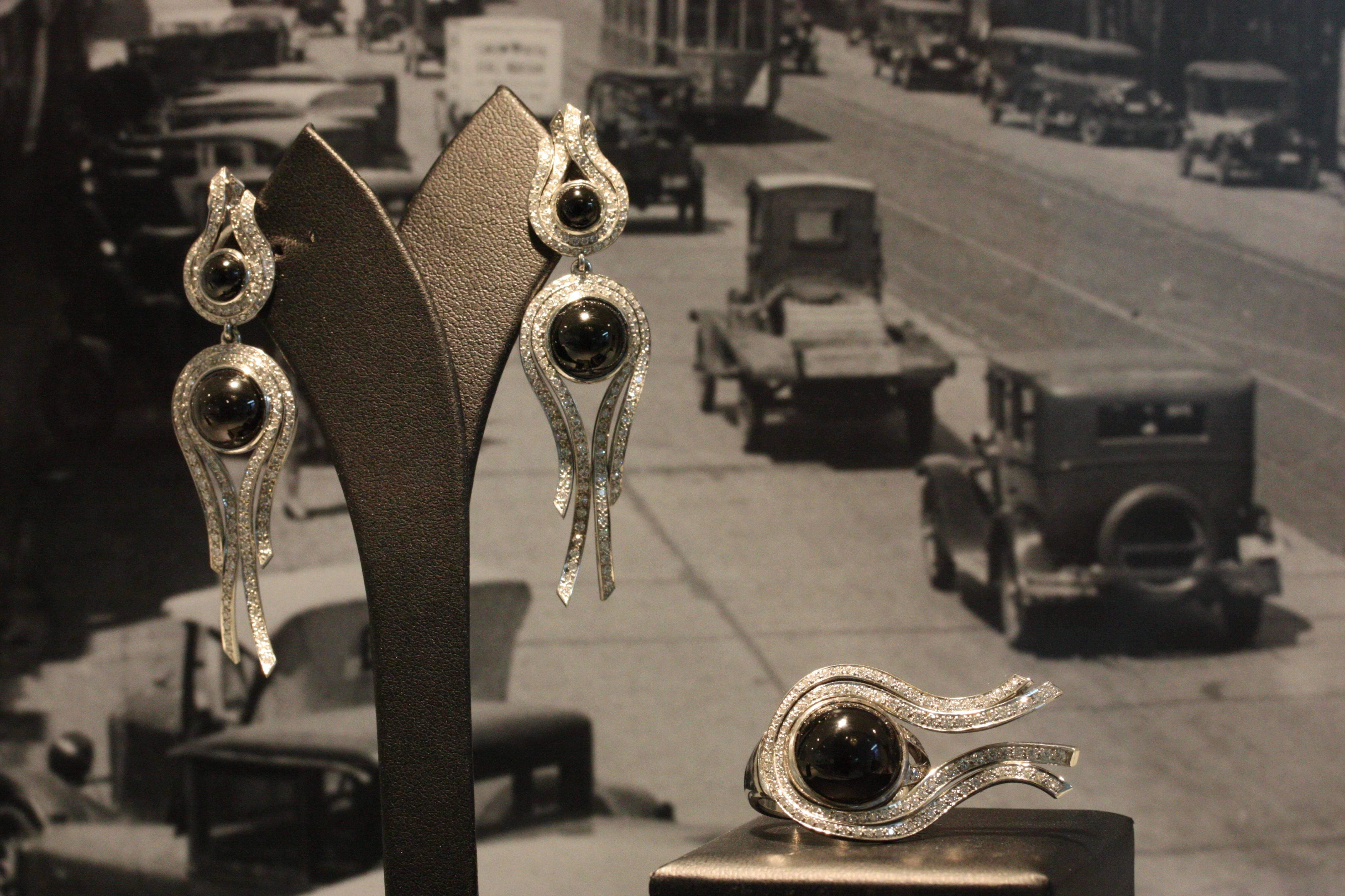 Greg Holland Black Spinel Platinum and Diamond Dangle Earrings In New Condition For Sale In Auckland, NZ