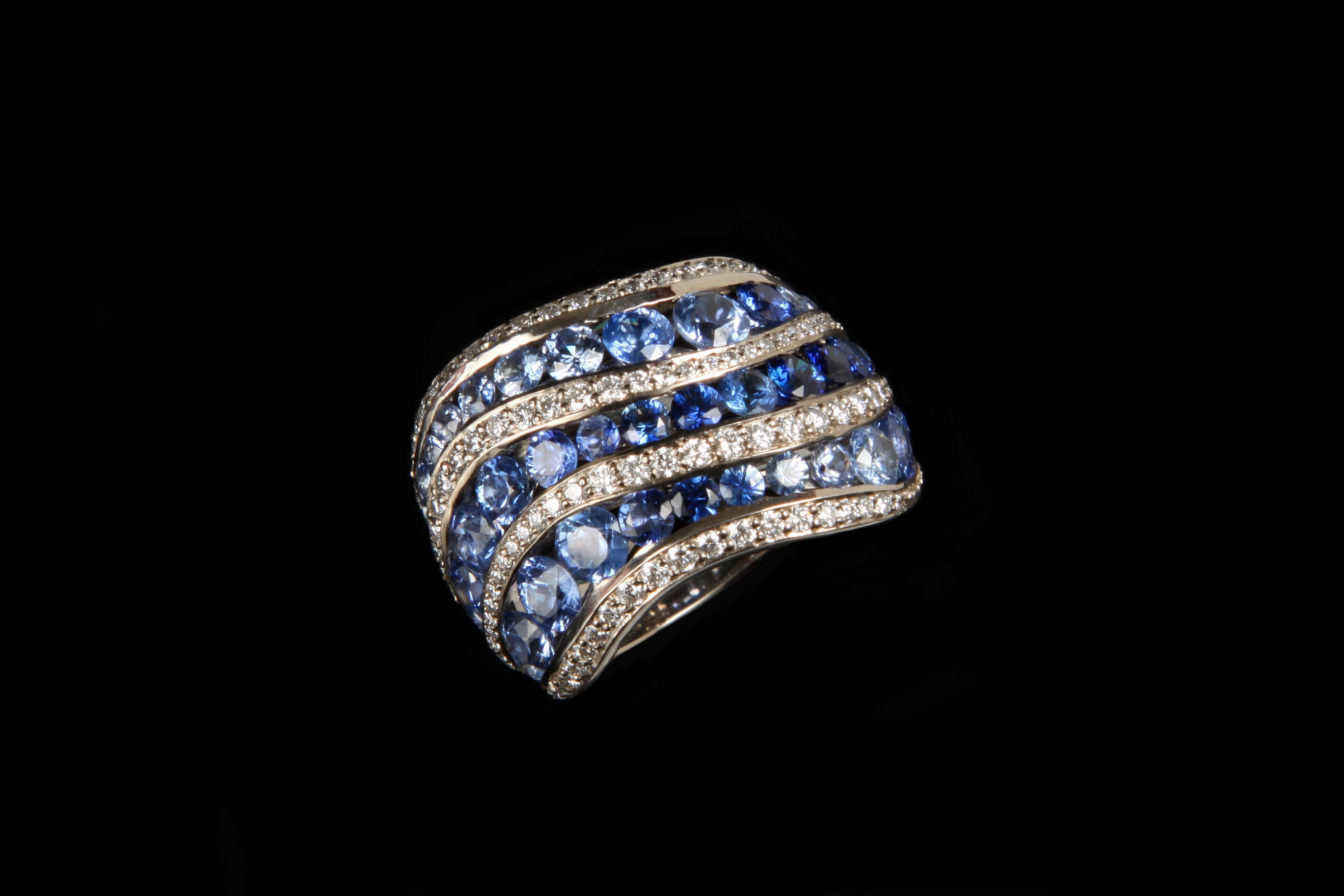Sapphire and Diamond Cocktail Ring Crafted in Platinum In New Condition For Sale In Auckland, NZ