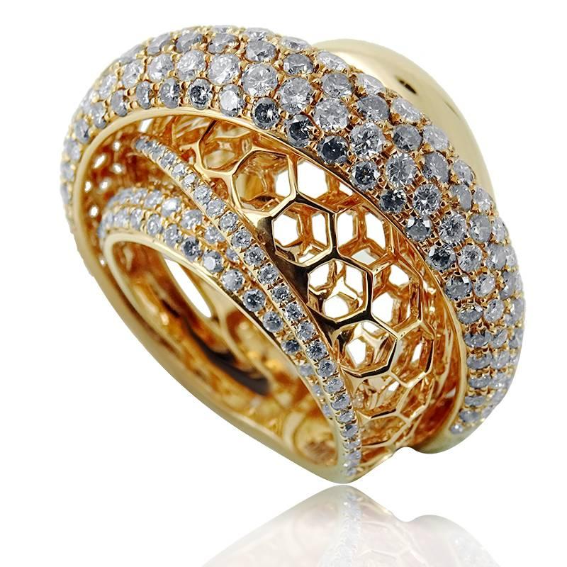 OSE GOLD COCKTAIL RING WITH BRILLIANT CUT DIAMONDS

18K Rose gold


Total diamond weight: 3.35 ct


Clarity: VS


Color: H


Total ring weight: 13.24 grams