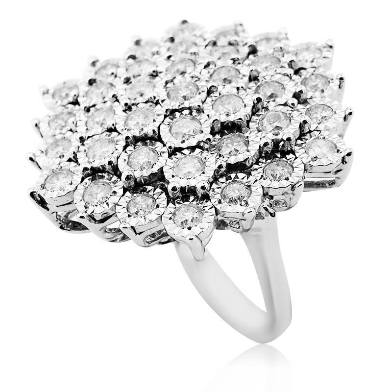 WHITE GOLD FLOWER RING WITH BRILLIANT CUT DIAMONDS

9KT White Gold


Total diamond weight: 2ct


Color: G-H


Clarity: SI


Total ring weight: 11.29 grams