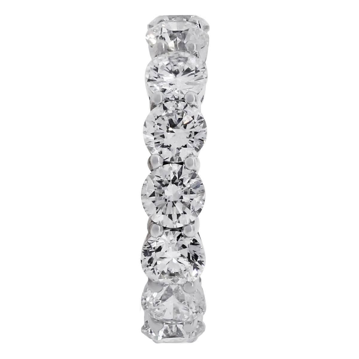 Material: 18k white gold
Diamond Details: Approximately 6.35ctw round brilliant diamonds. Diamonds are G/H in color and VS in clarity
Ring Size: 7 (cannot be sized)
Ring Measurements: 0.95″ x 0.16″ x 0.95″
Total Weight: 5.6g (3.6dwt)
SKU: A30310790