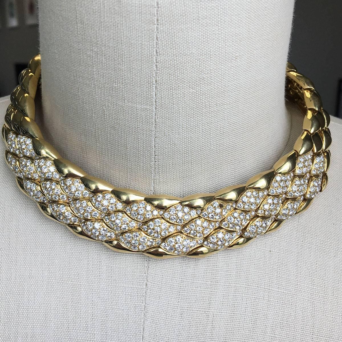 Large Diamond Collar Necklace In Excellent Condition In Boca Raton, FL