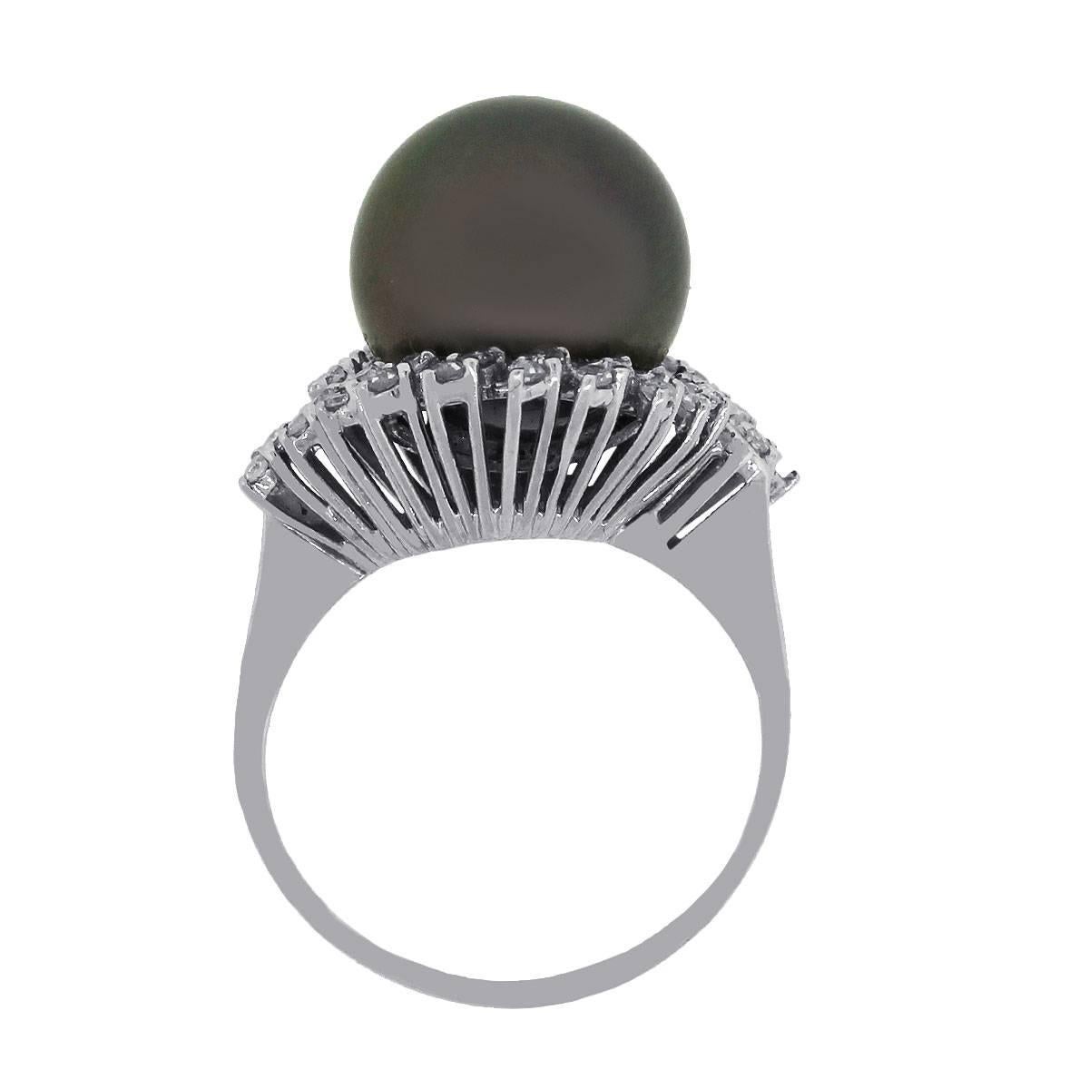 Anello con perle nere e diamanti In condizioni ottime in vendita a Boca Raton, FL