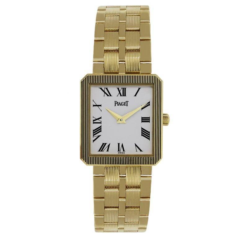 Brand: Piaget
MPN: M601D
Model: Protocole
Case Material: 18k yellow gold
Case Diameter: 24mm
Crystal: Scratch resistant sapphire
Bezel: Engraved 18k yellow gold bezel
Dial: White dial with black roman numerals and 18k yellow gold hour and minute