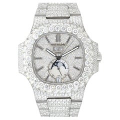 Orologio Patek Philippe Nautilus in acciaio inossidabile con quadrante a fasi lunari e diamanti