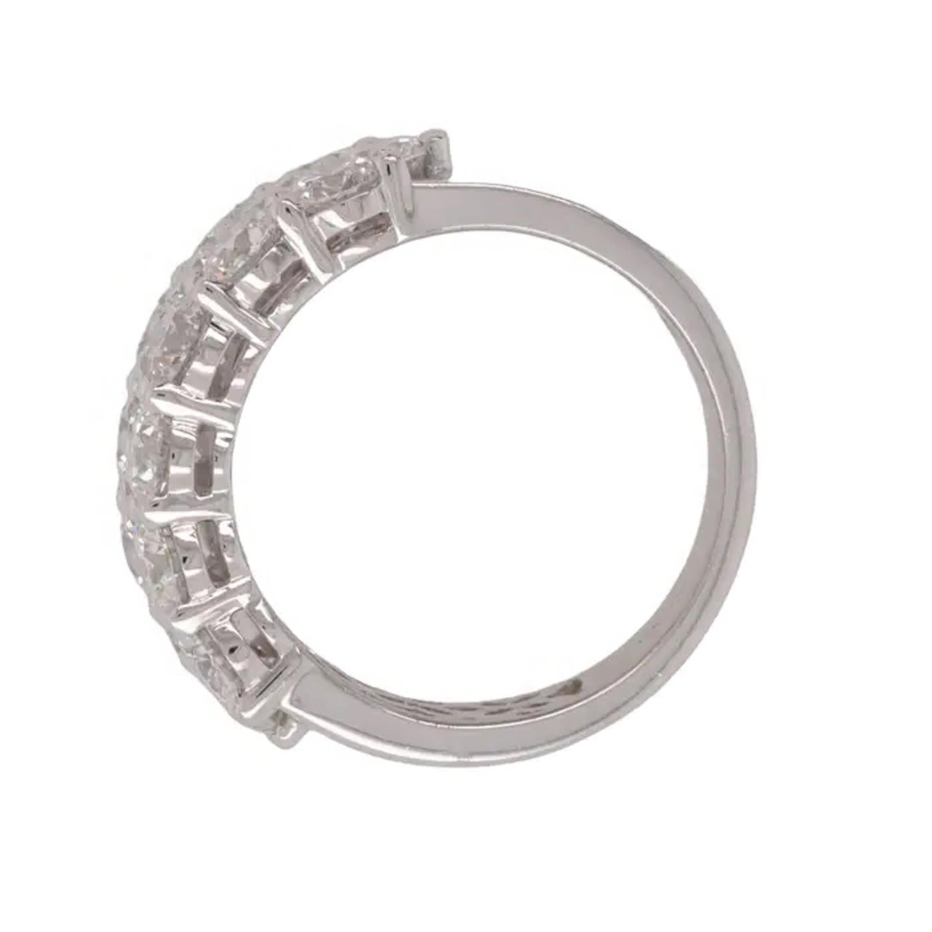 Bague en or blanc avec diamants ronds brillants naturels Unisexe en vente