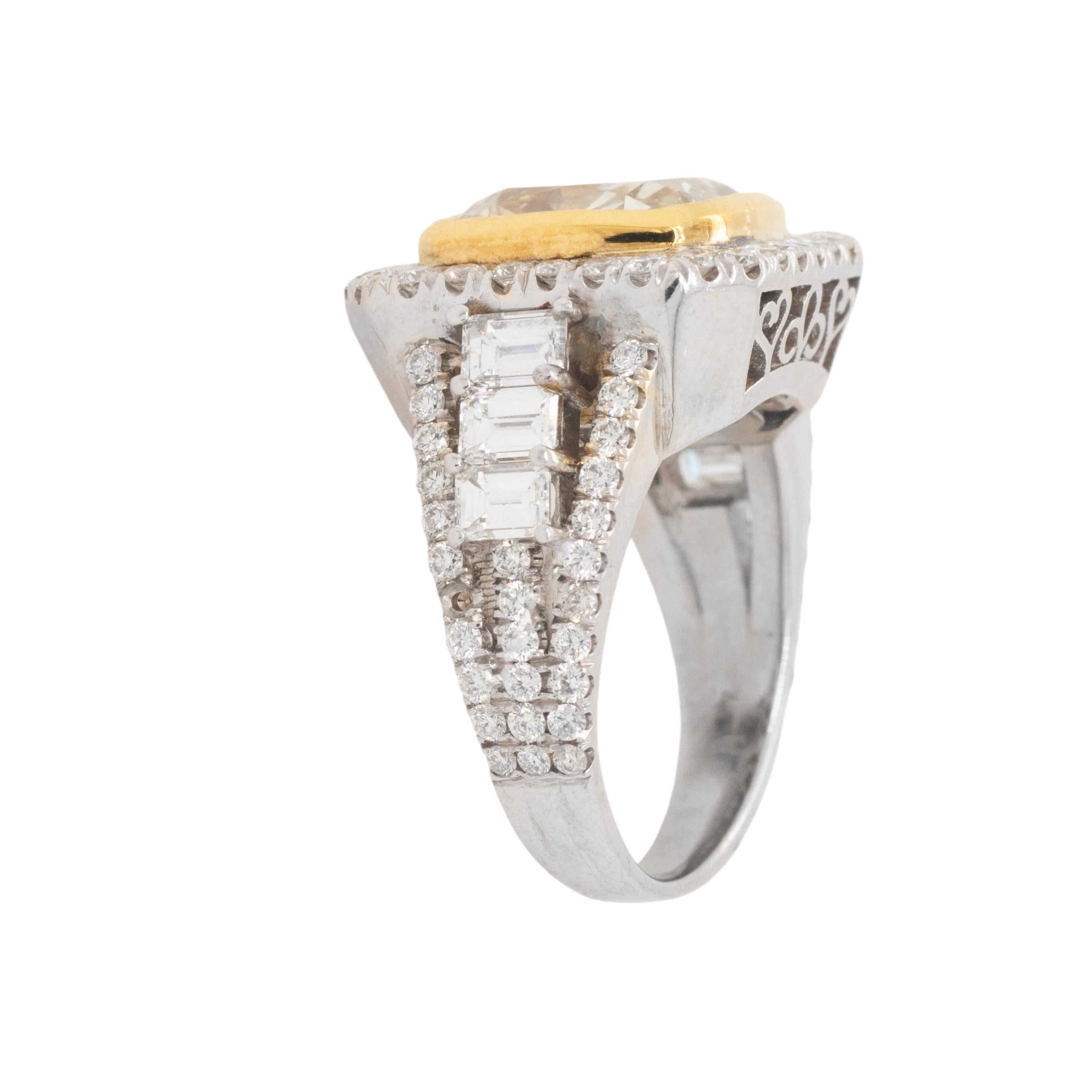 Anello con diamante giallo fantasia in oro bianco 18 carati in vendita 3