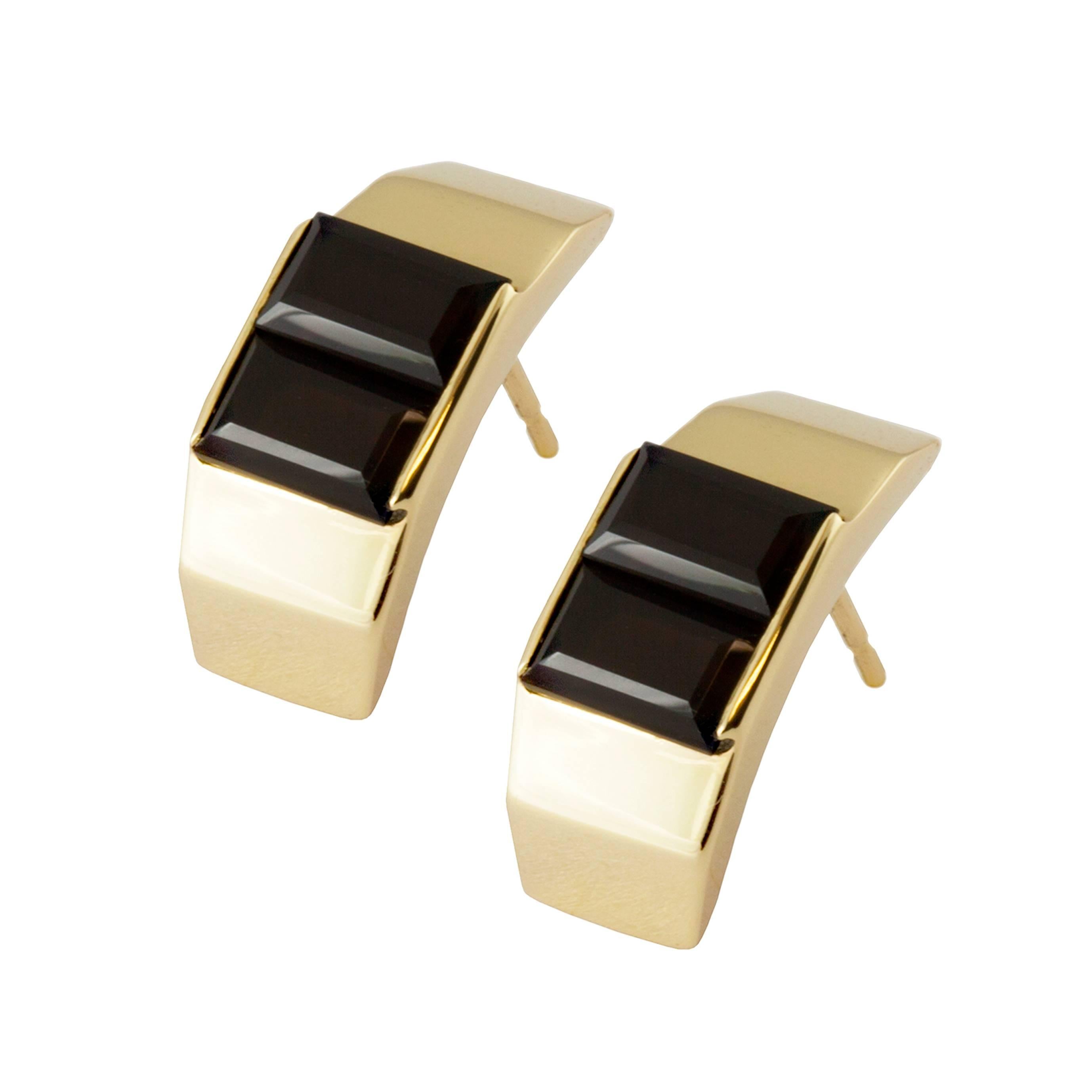 9 Karat Yellow Gold and Black Quartz Polygon Stud Earrings by Kattri For Sale