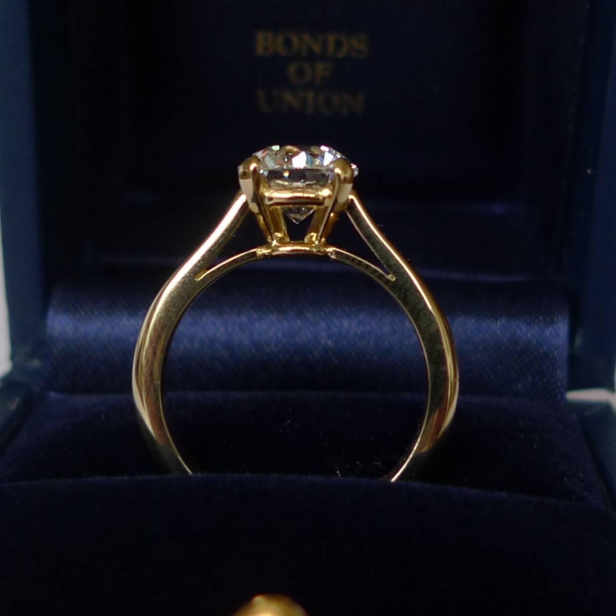 Bonds of Union ' Lumières d'un Diamant ' Diamond Gold or Platinum Bespoke Ring In New Condition For Sale In Neung-sur-beuvron, FR