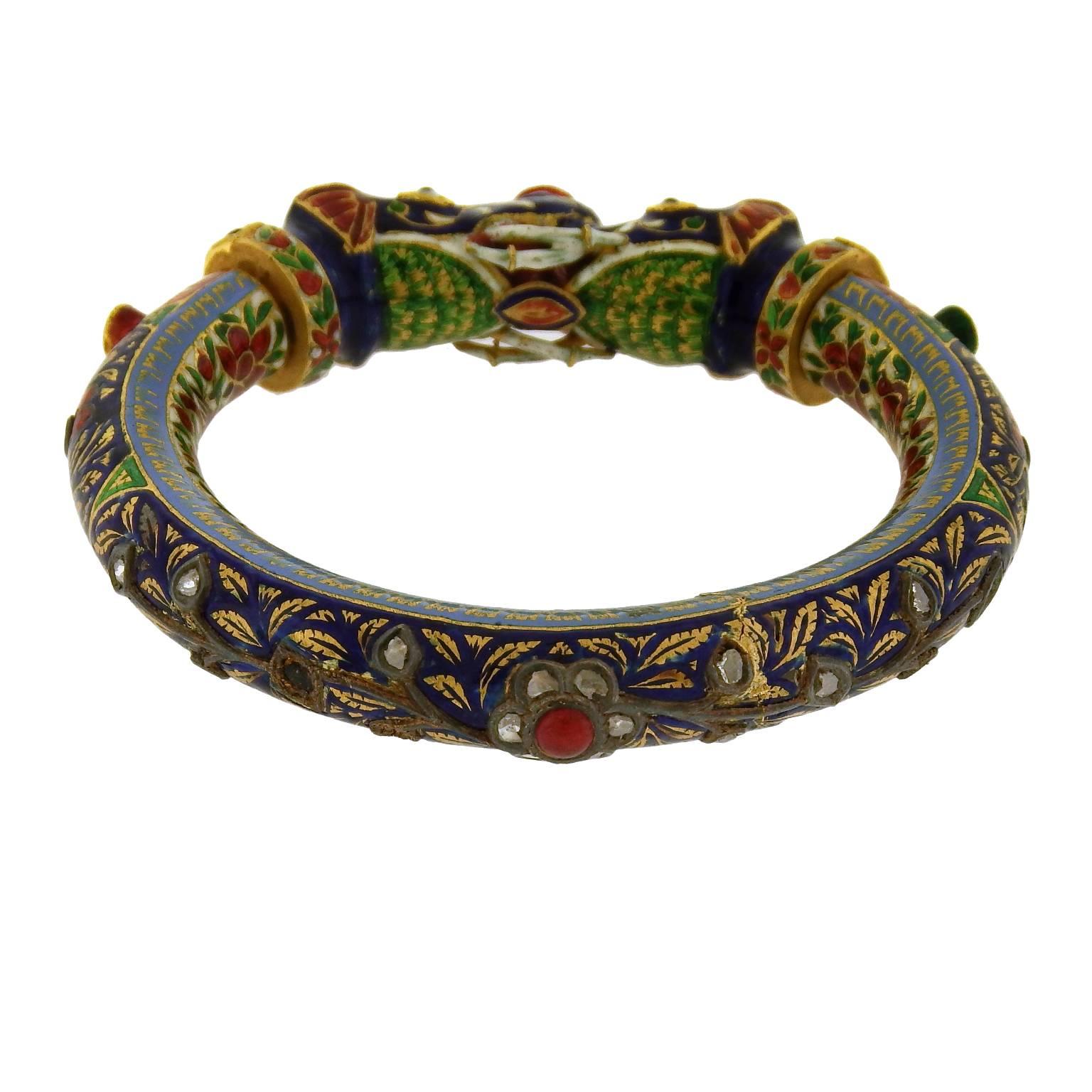 22K Gold Mughal Enamel Bangle Bracelet In Excellent Condition In New York, NY