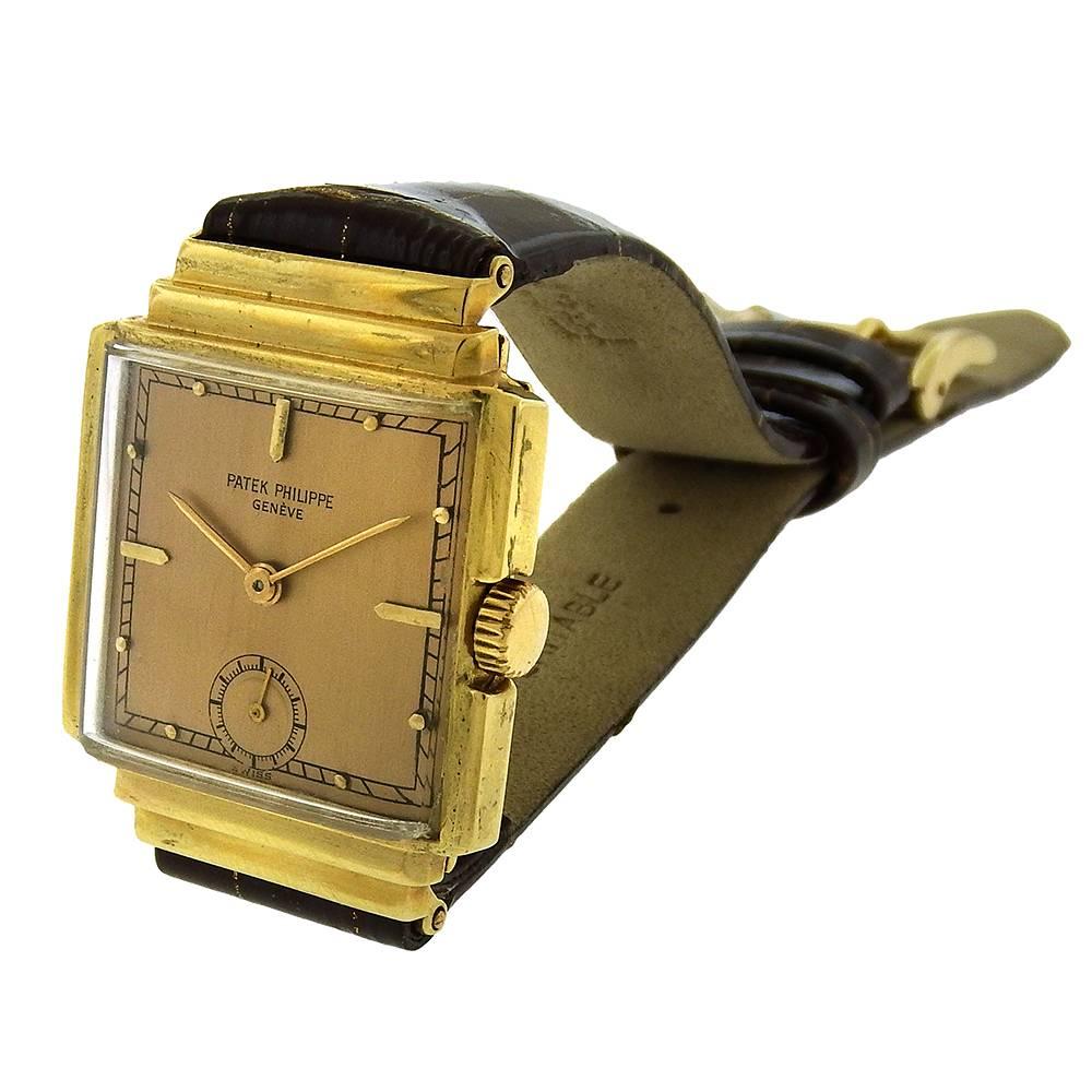 Patek Philippe Yellow Gold Stepped Case Manual Wristwatch Ref 1437, circa 1940s In Excellent Condition In New York, NY