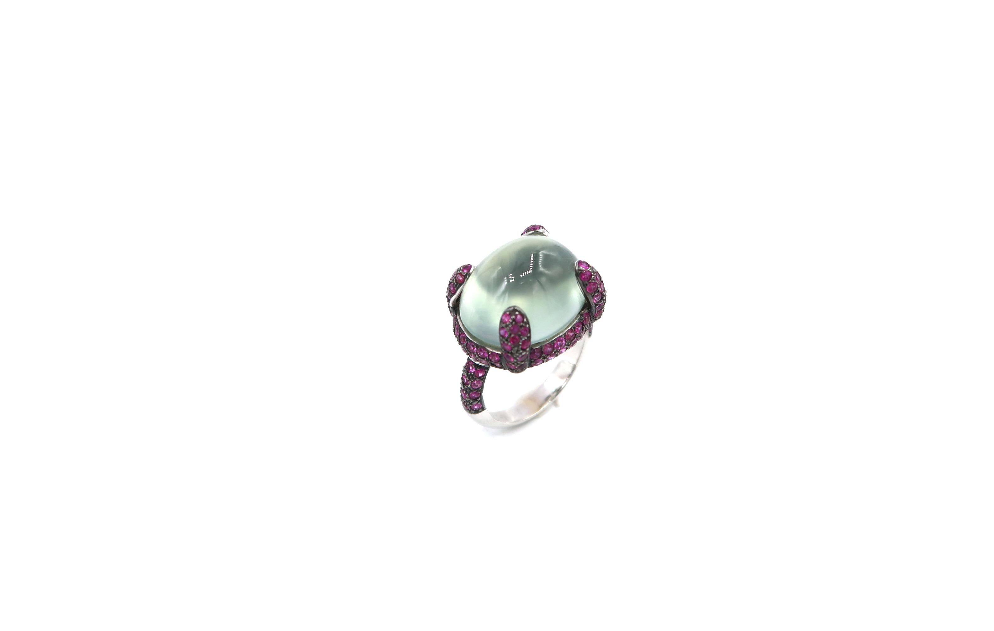 Cabochon Green Amethyst Ring in 18K White Gold with Pavé Pink Sapphire
Green Amethyst : 20.02cts.
Pink Sapphire : 1.68ct.
Gold : 18K White Gold 9.063g.
Ring Size : 50 1/2