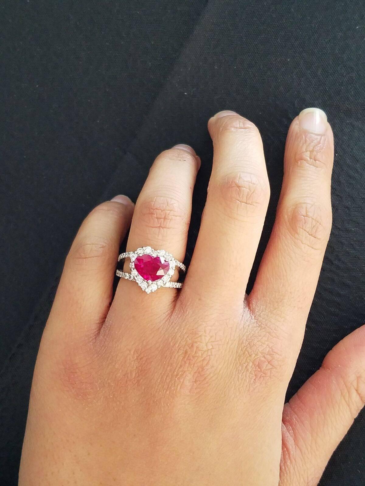 GRS Certified 3.02 Carat Burma Ruby and Diamond Cocktail Ring In New Condition In Bangkok, Thailand