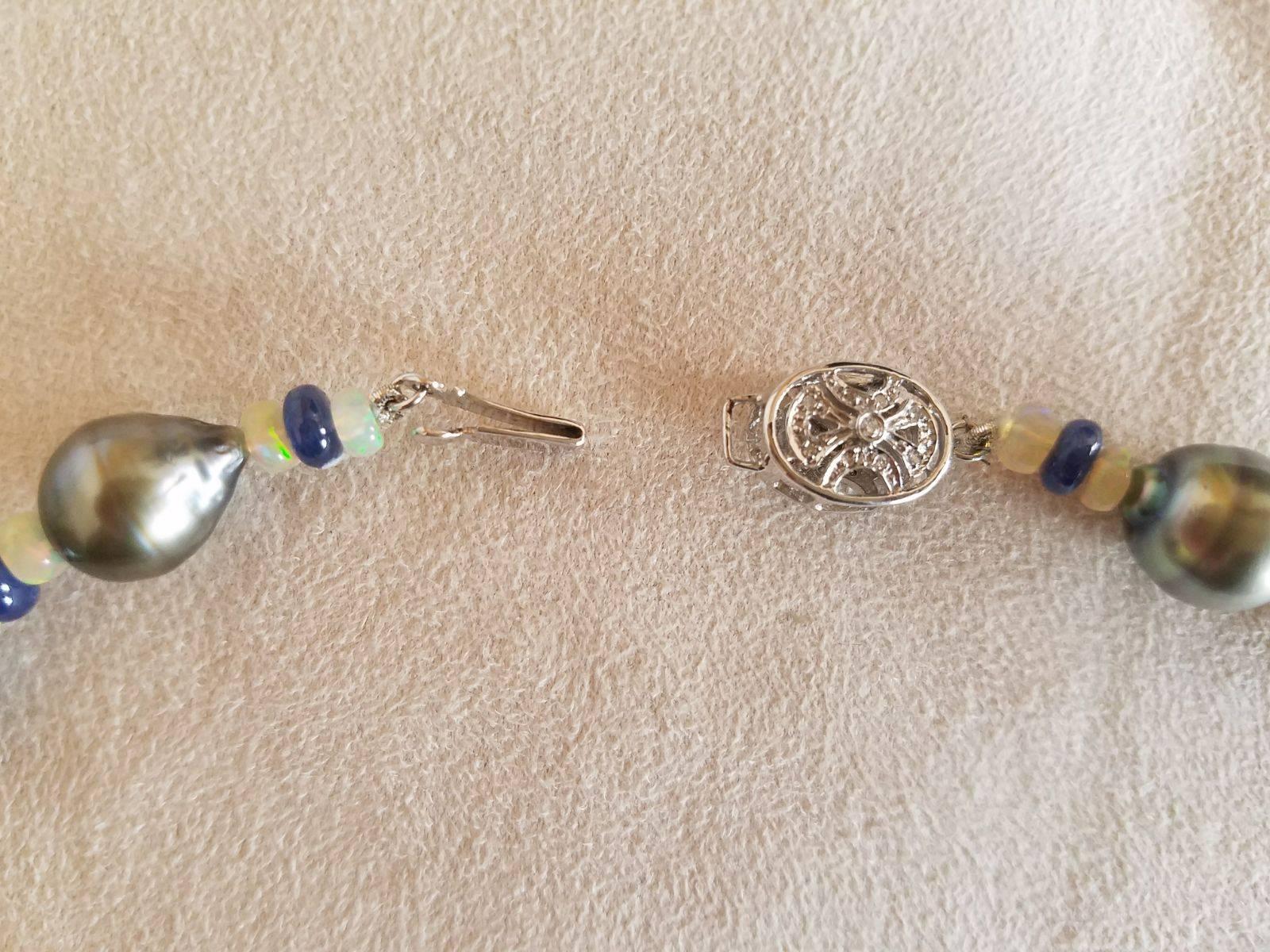 Perlen-, Opal- und blauer Saphir-Perlenkette im Zustand „Neu“ im Angebot in Bangkok, Thailand