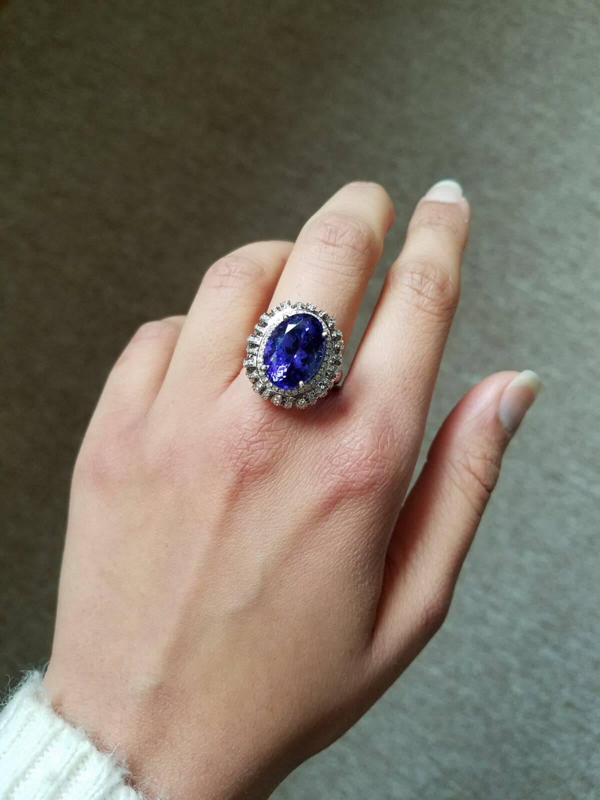 Women's 10.78 Carat Oval Tanzanite and White Diamond Cocktail Ring For Sale