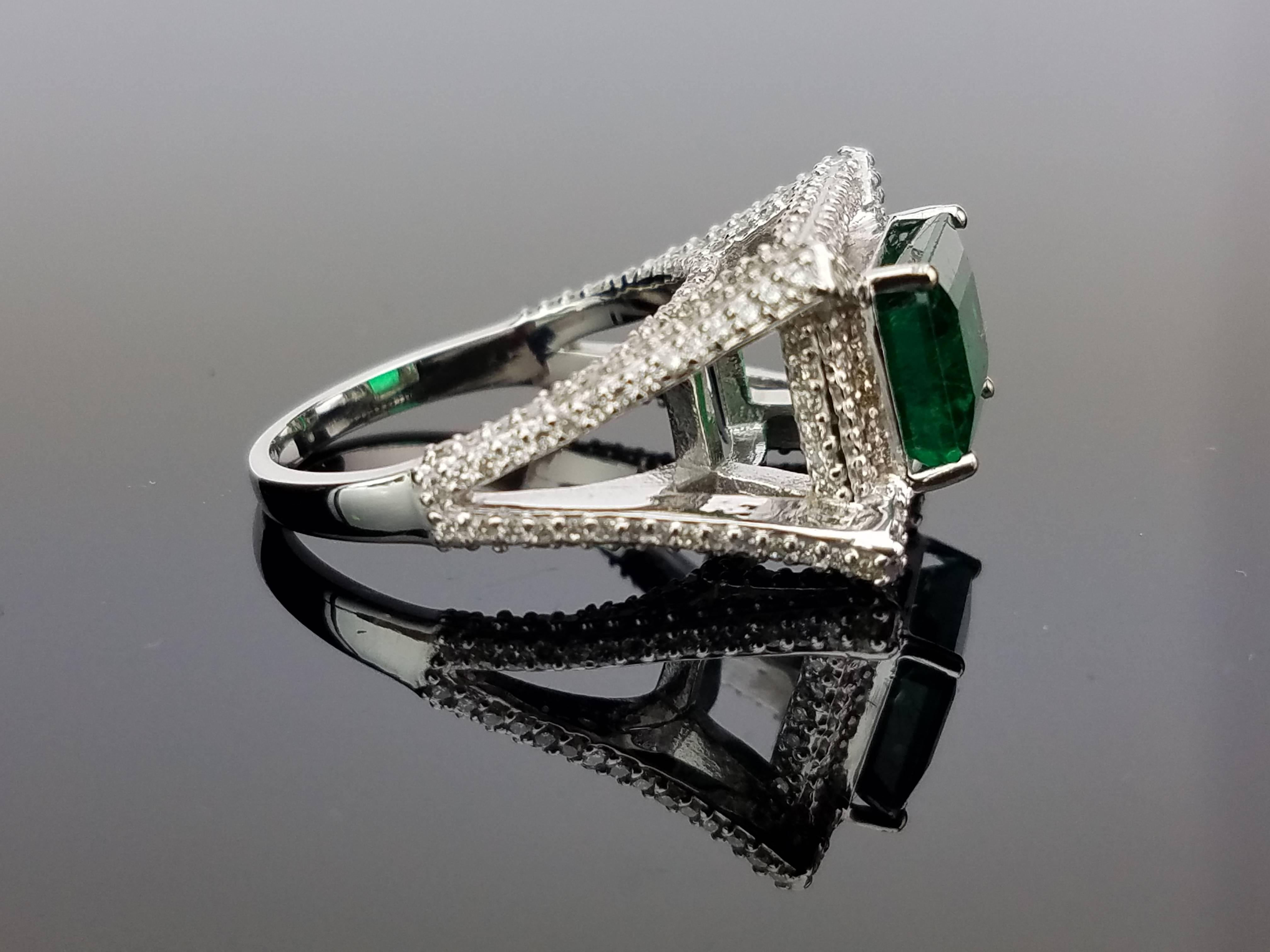 Women's 3.16 carat Emerald and Diamond Cocktail Ring
