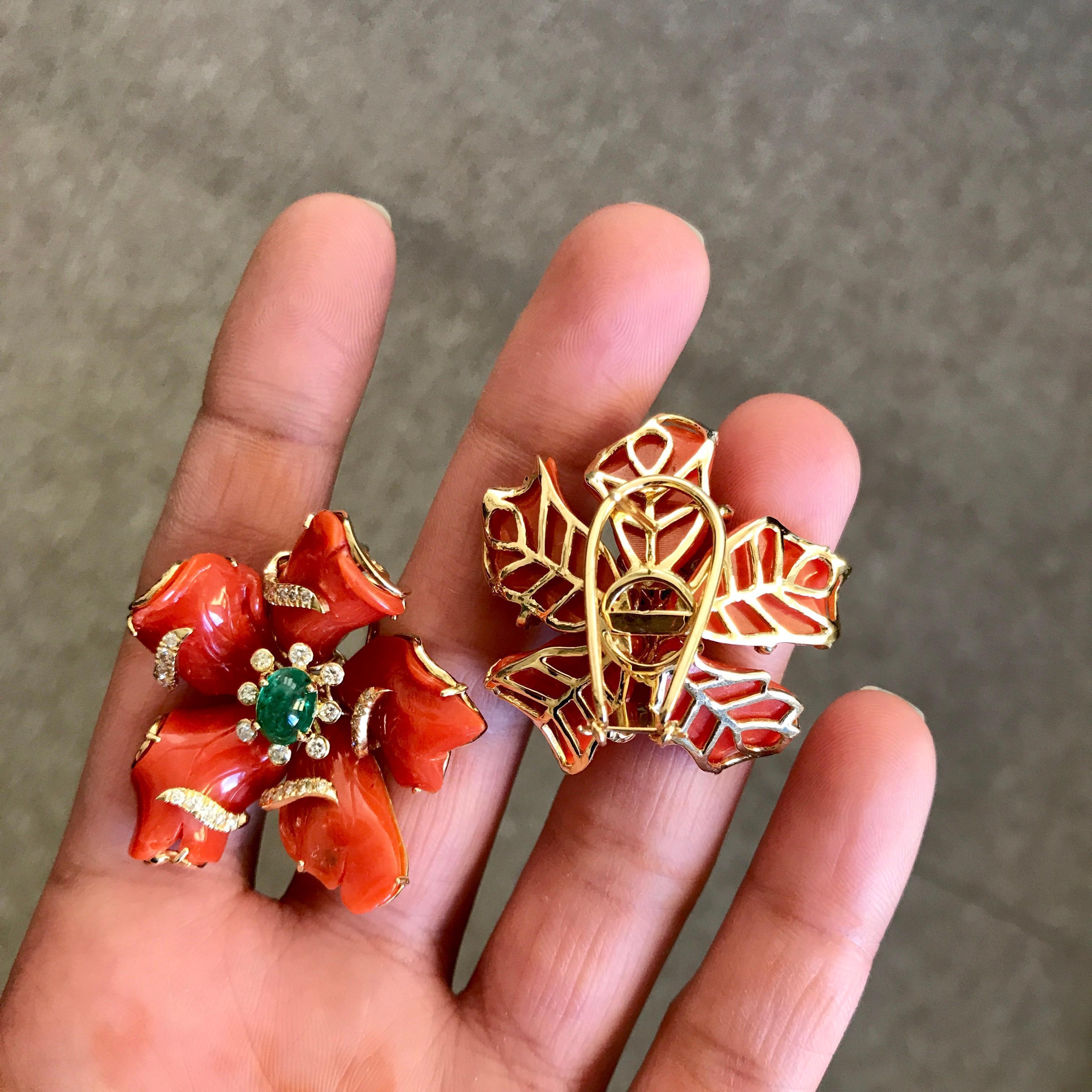 Floral Italian Coral, Emerald 18 Karat Yellow Gold Stud Earrings In New Condition In Bangkok, Thailand
