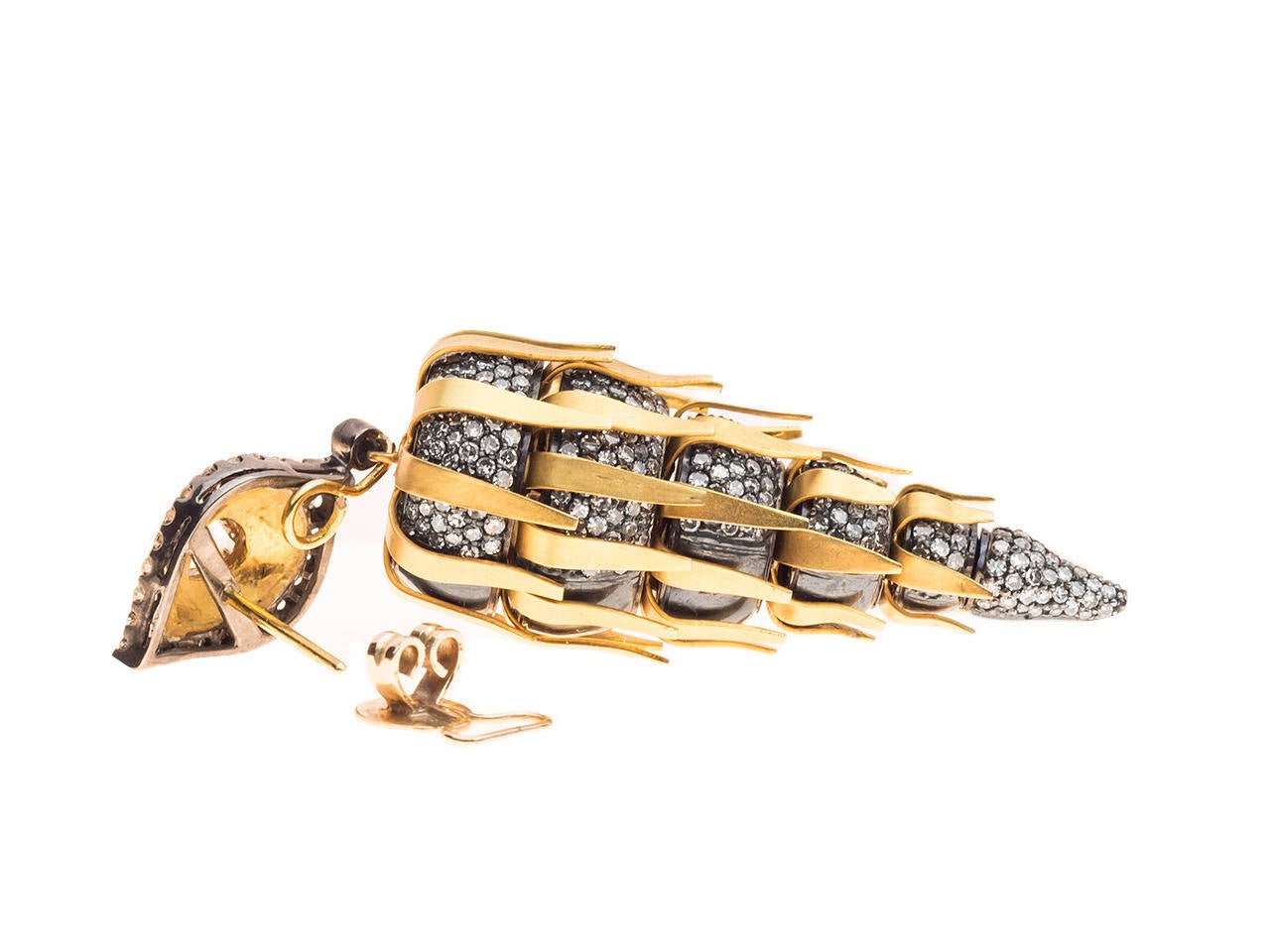 Taille simple Pendentifs d'oreilles en or et diamants spectaculaires en vente