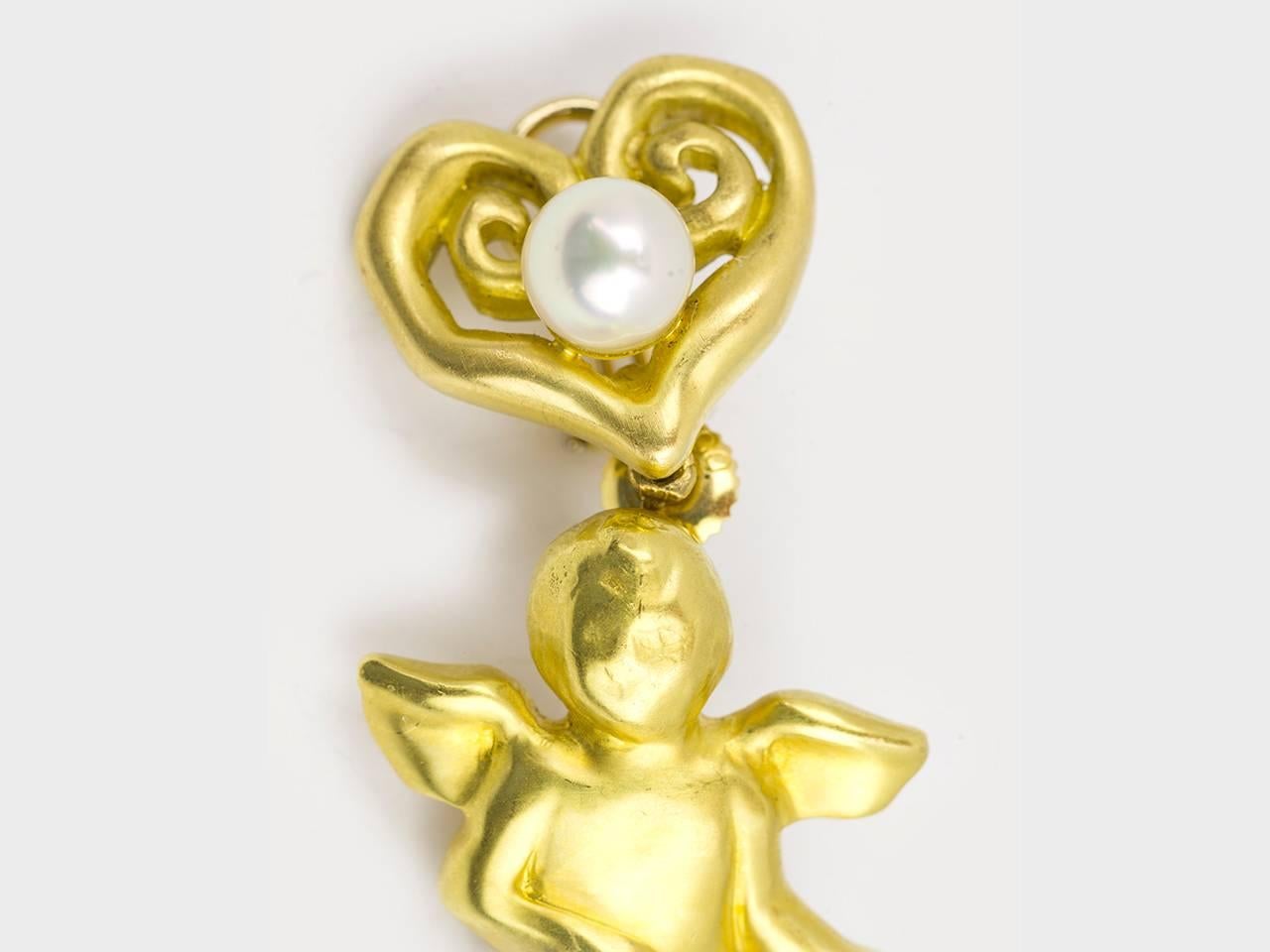 Tiffany & Co. Pearl Cherub Gold Earclips In New Condition In San Antonio, TX