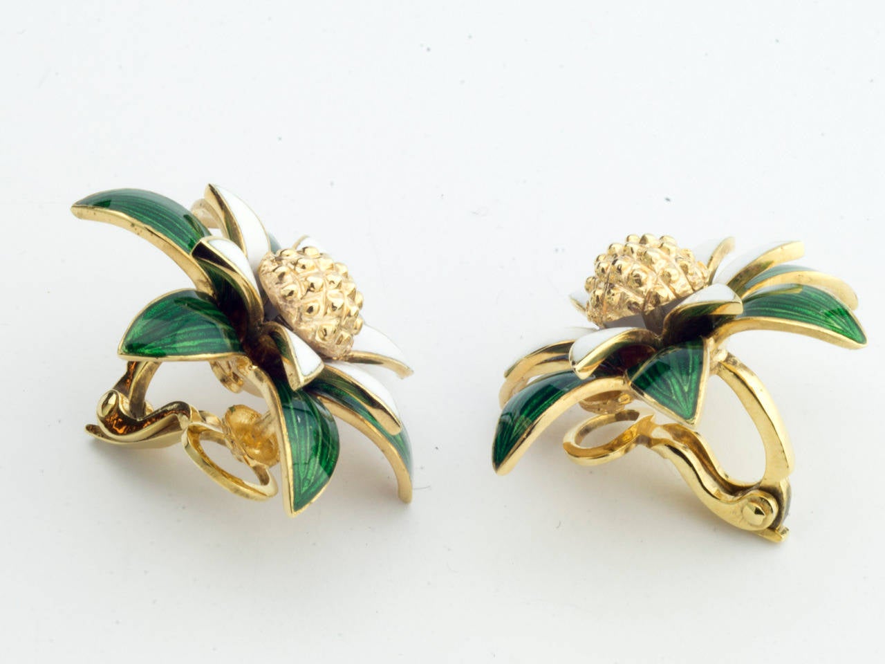 Frascarolo Enamel Floral Earclips In Good Condition For Sale In San Antonio, TX