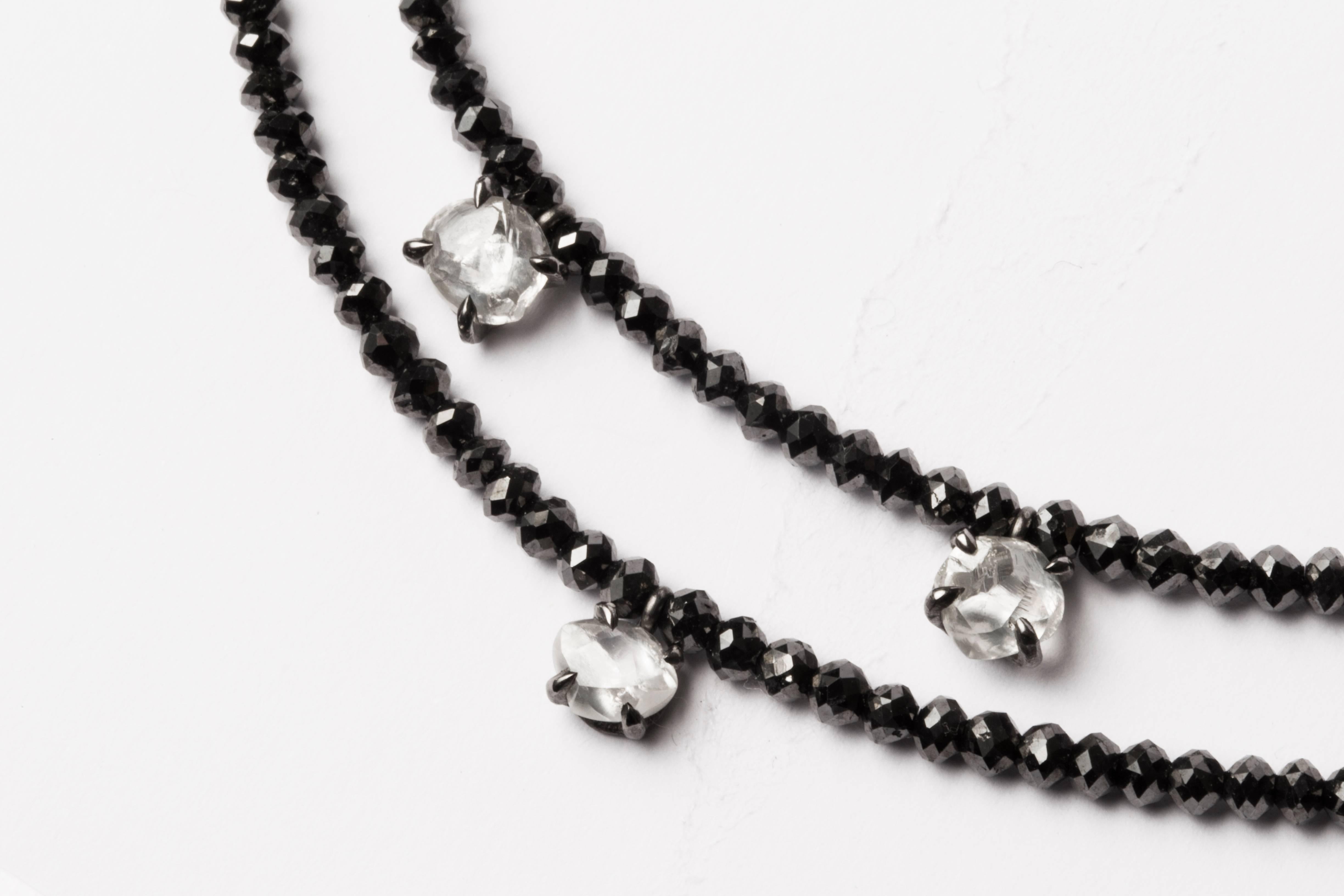 Contemporary 3.39 Carat Rough and 62.27 Carat Black Facetted Diamonds Collier Necklace For Sale