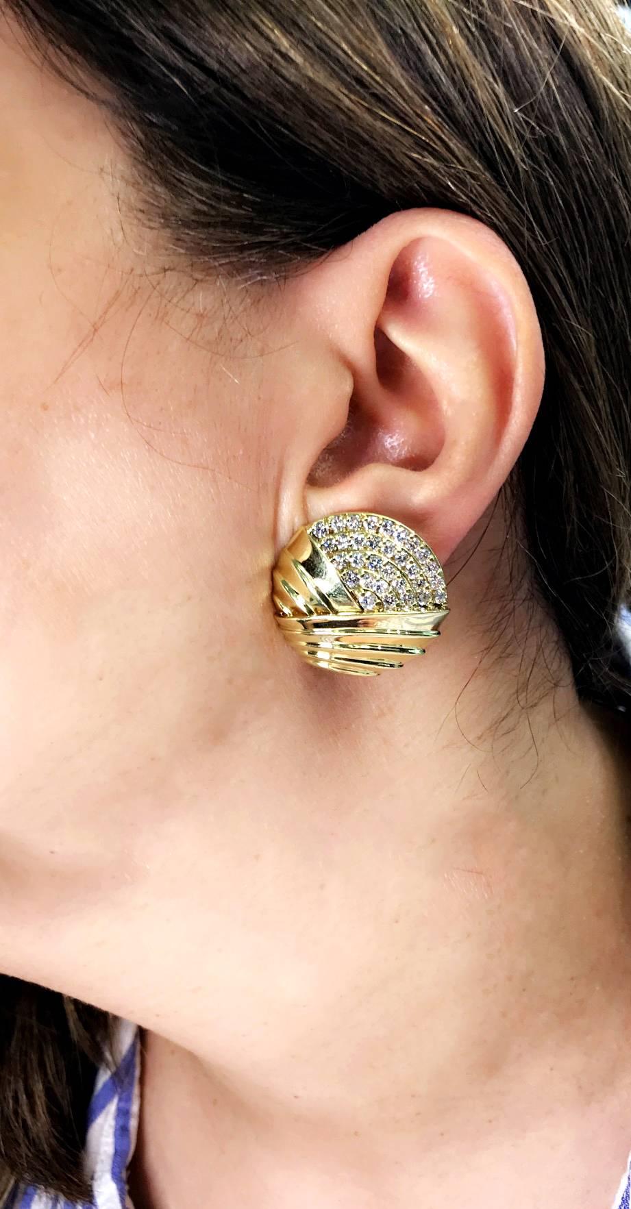 Yellow Gold and Diamond Earrings In New Condition In Boca Raton, FL