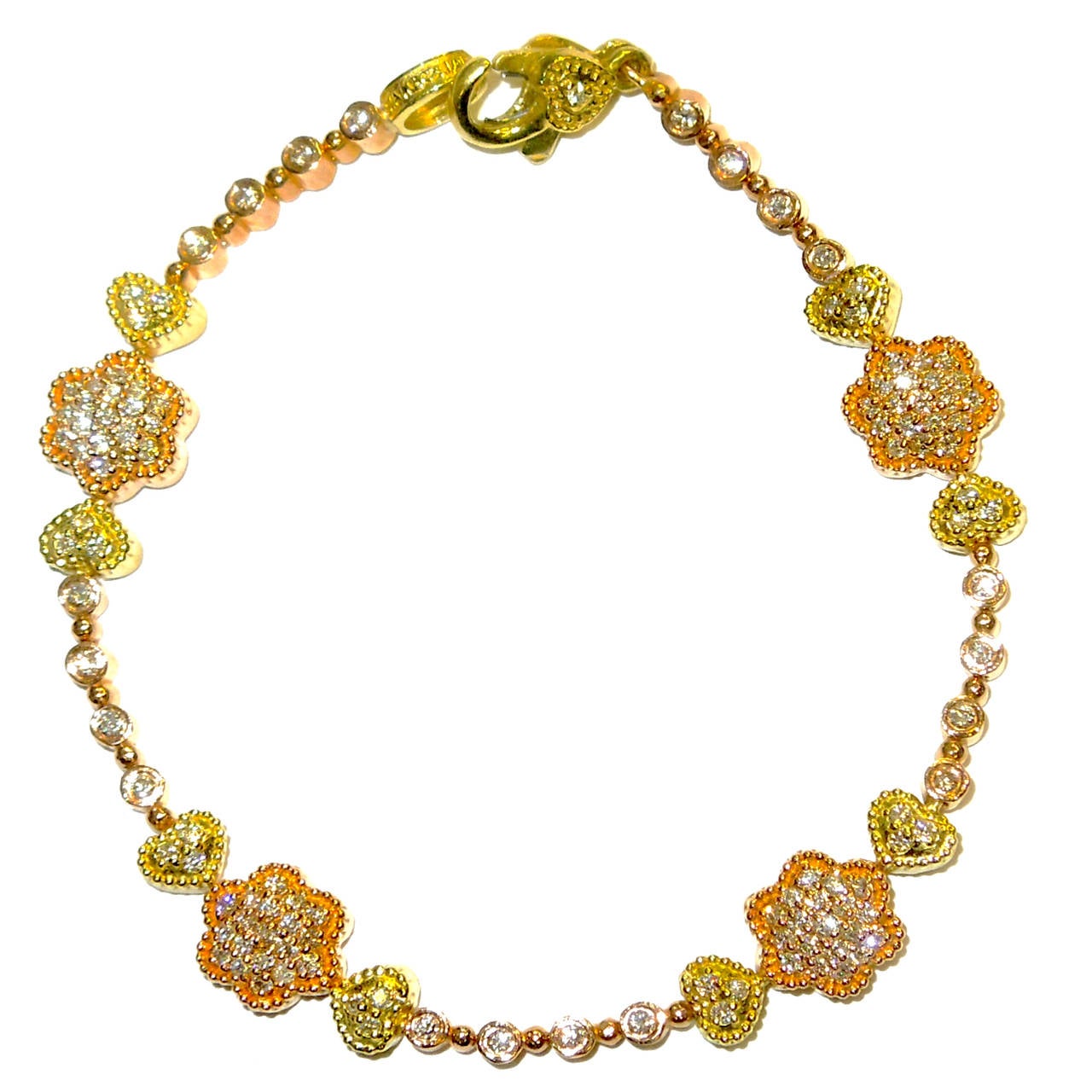 Diamond Gold Floral Design Bracelet In New Condition In Boca Raton, FL