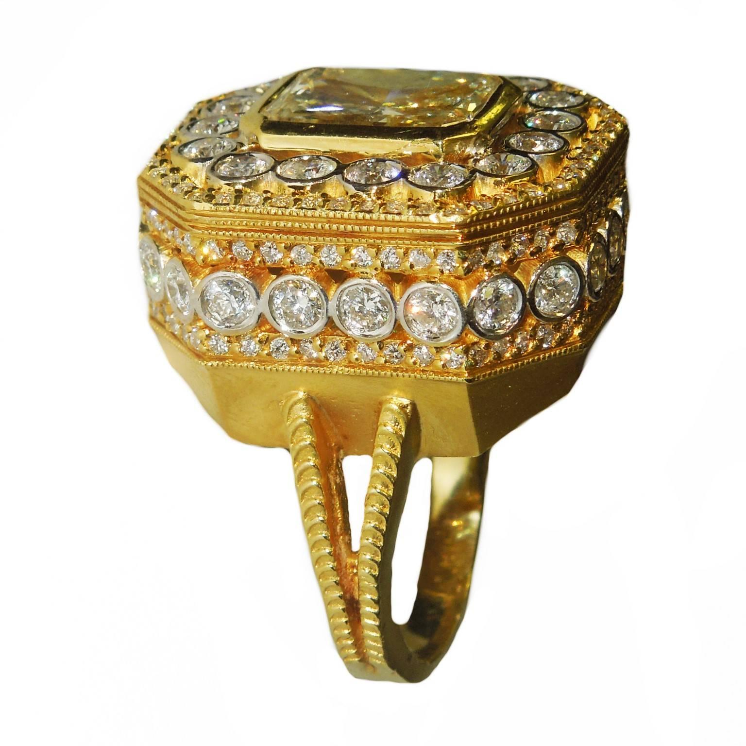 Women's Stambolian 5.01 Carat Radiant Fancy Yellow Diamond Gold Ring 
