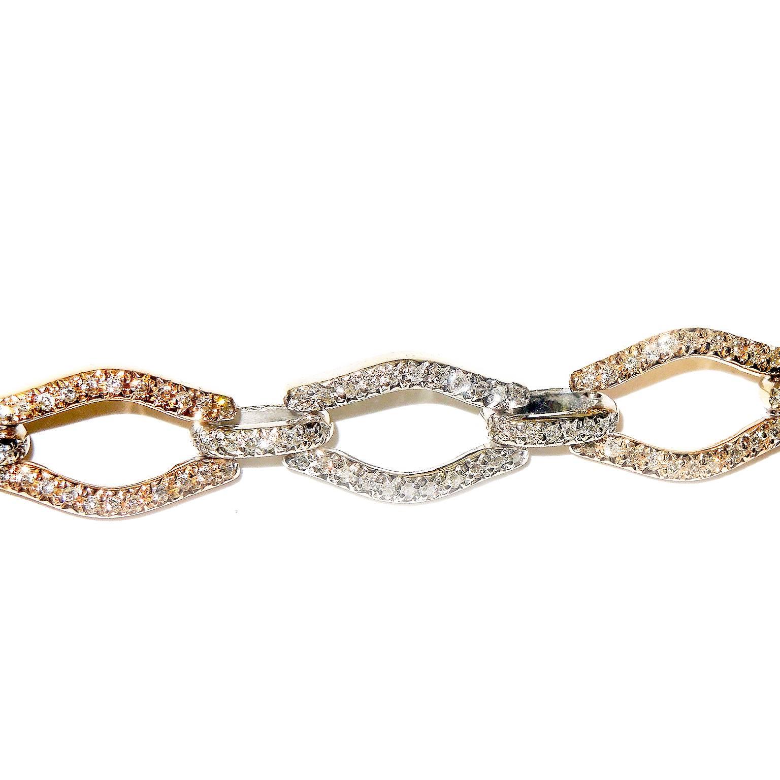 Two Color Diamond Gold Bracelet In New Condition In Boca Raton, FL