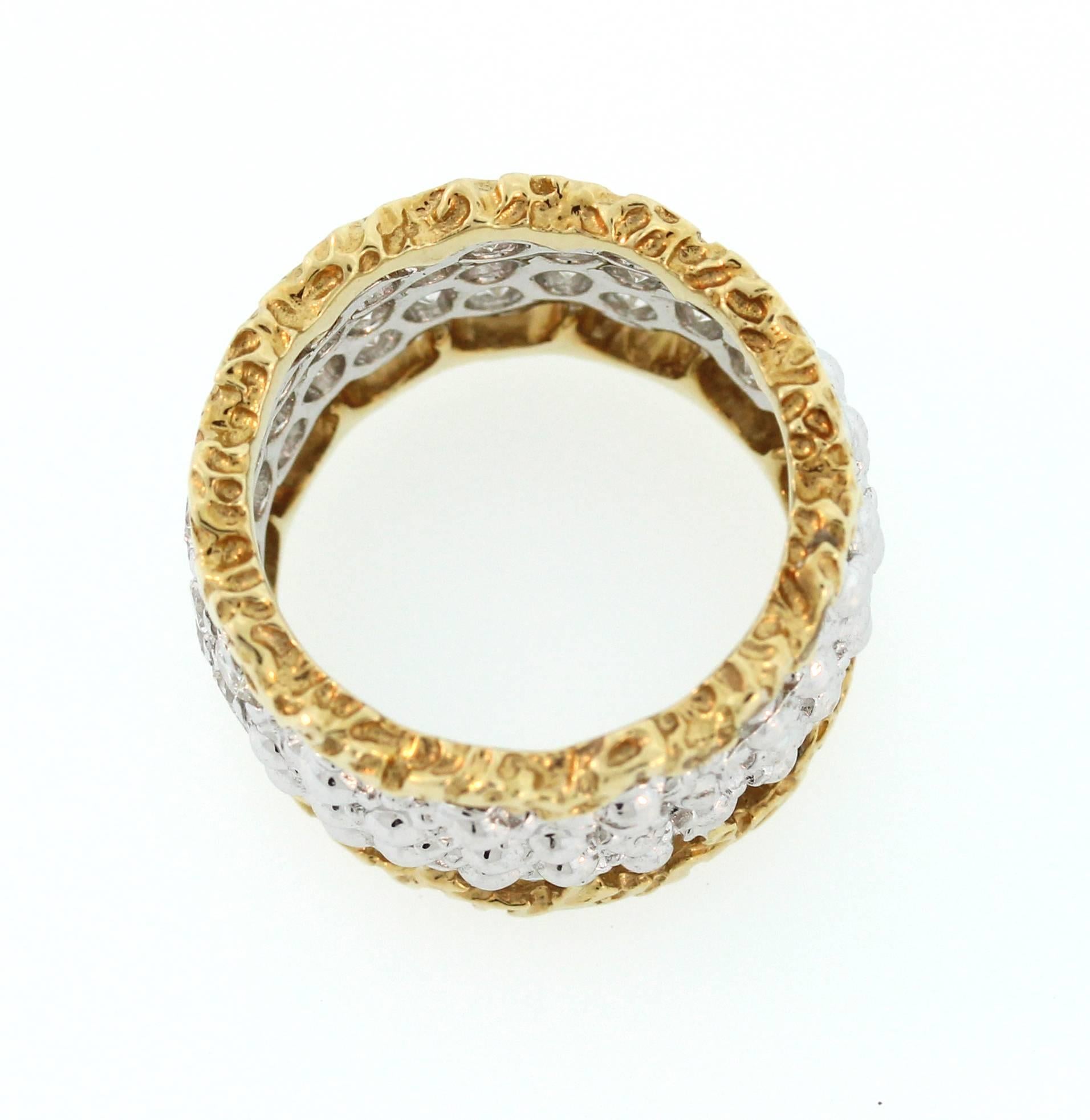 Beautiful Two-Tone Gold and Diamond Band Ring In New Condition In Boca Raton, FL