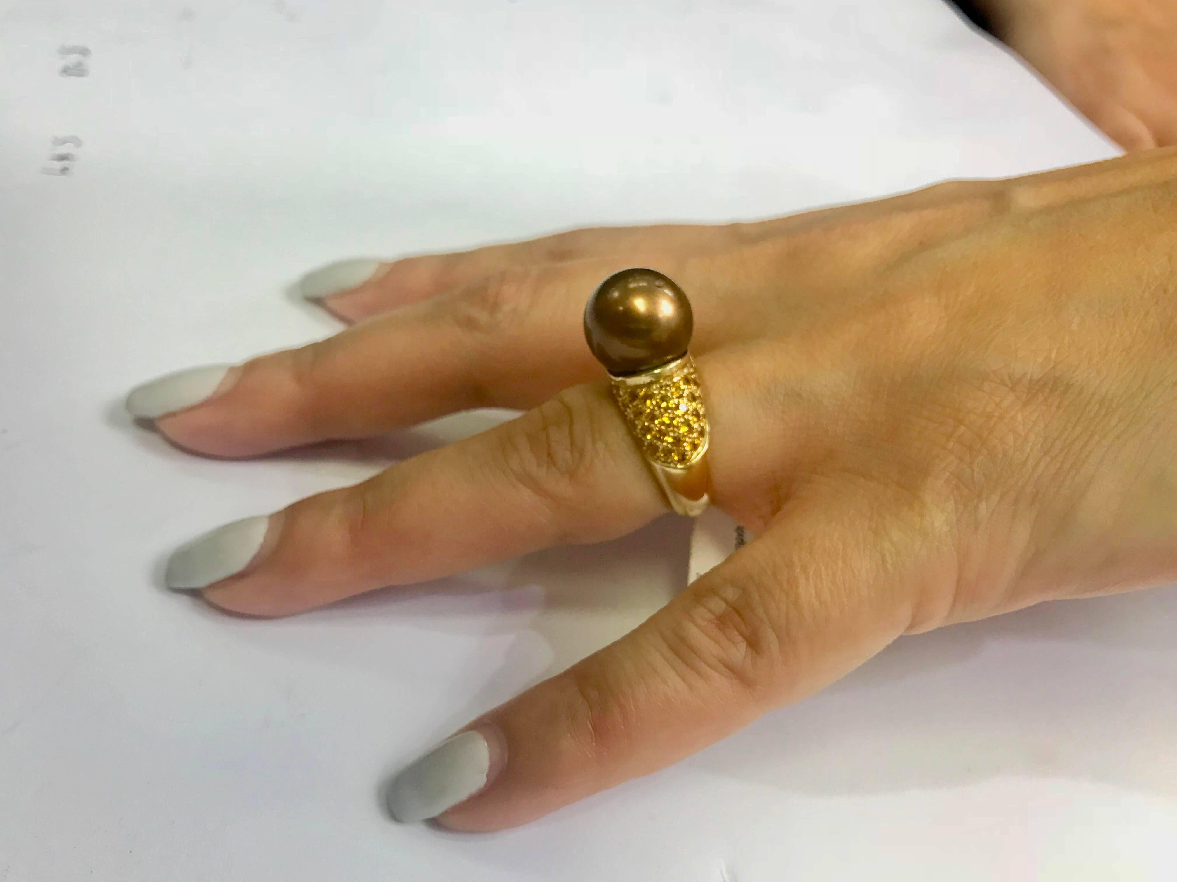 Women's Gorgeous Brown Pearl and Yellow Sapphire Gold Ring
