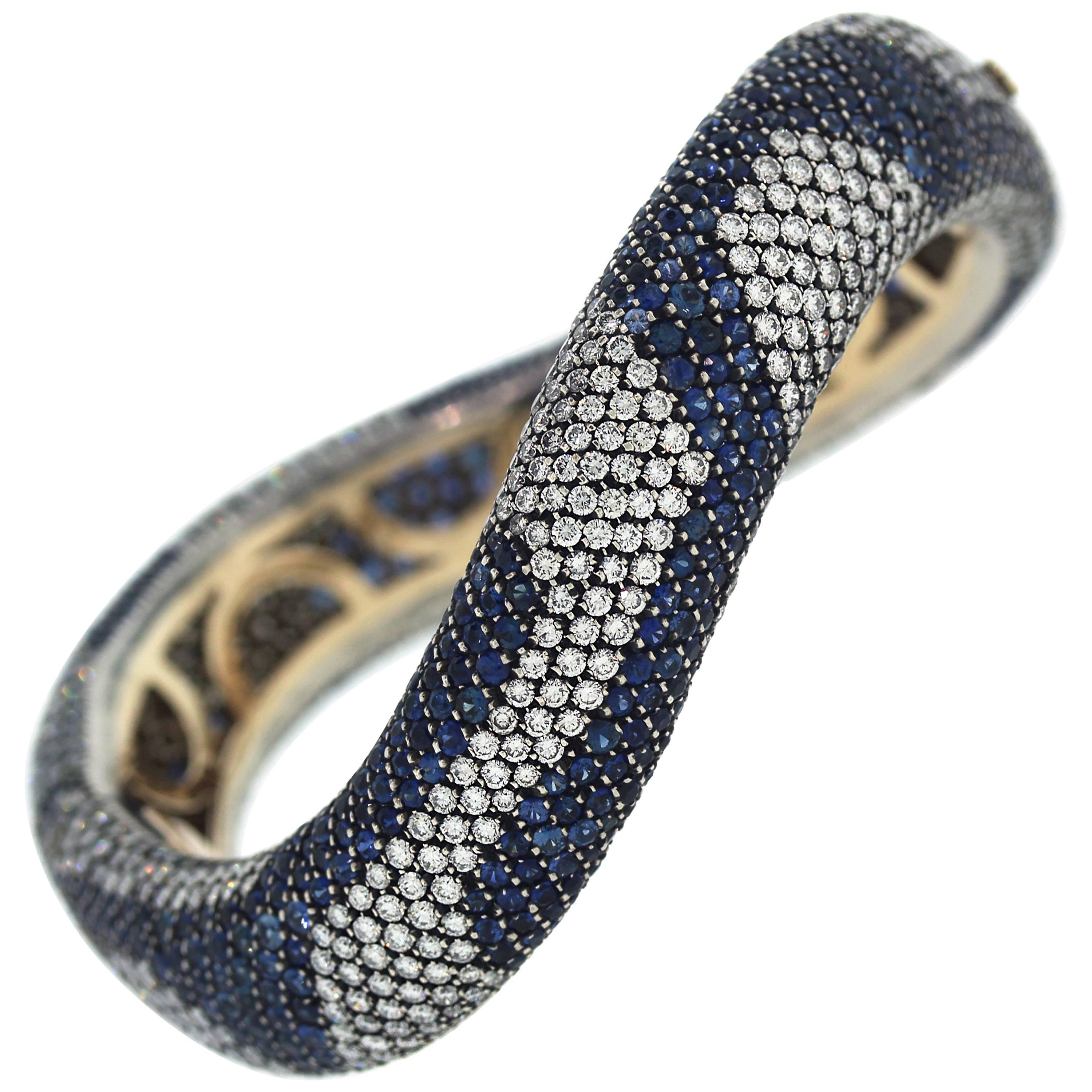 Cantamessa 18K Gold Shaded Blue Sapphire and Diamonds Curved Bangle Bracelet For Sale