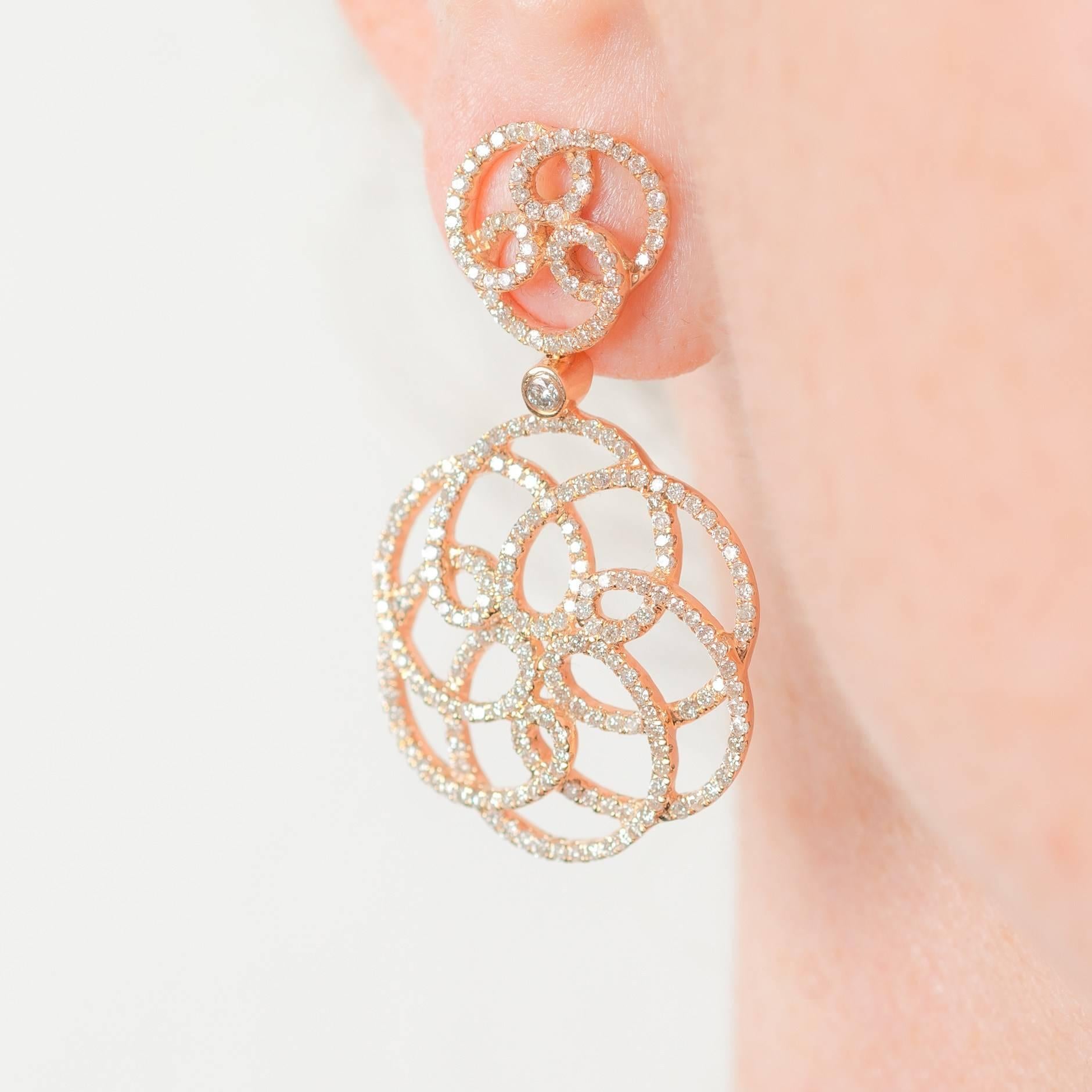 White Diamond 18 Karat Rose Gold Dangle Drop Butterfly Earrings In New Condition For Sale In Munich, DE