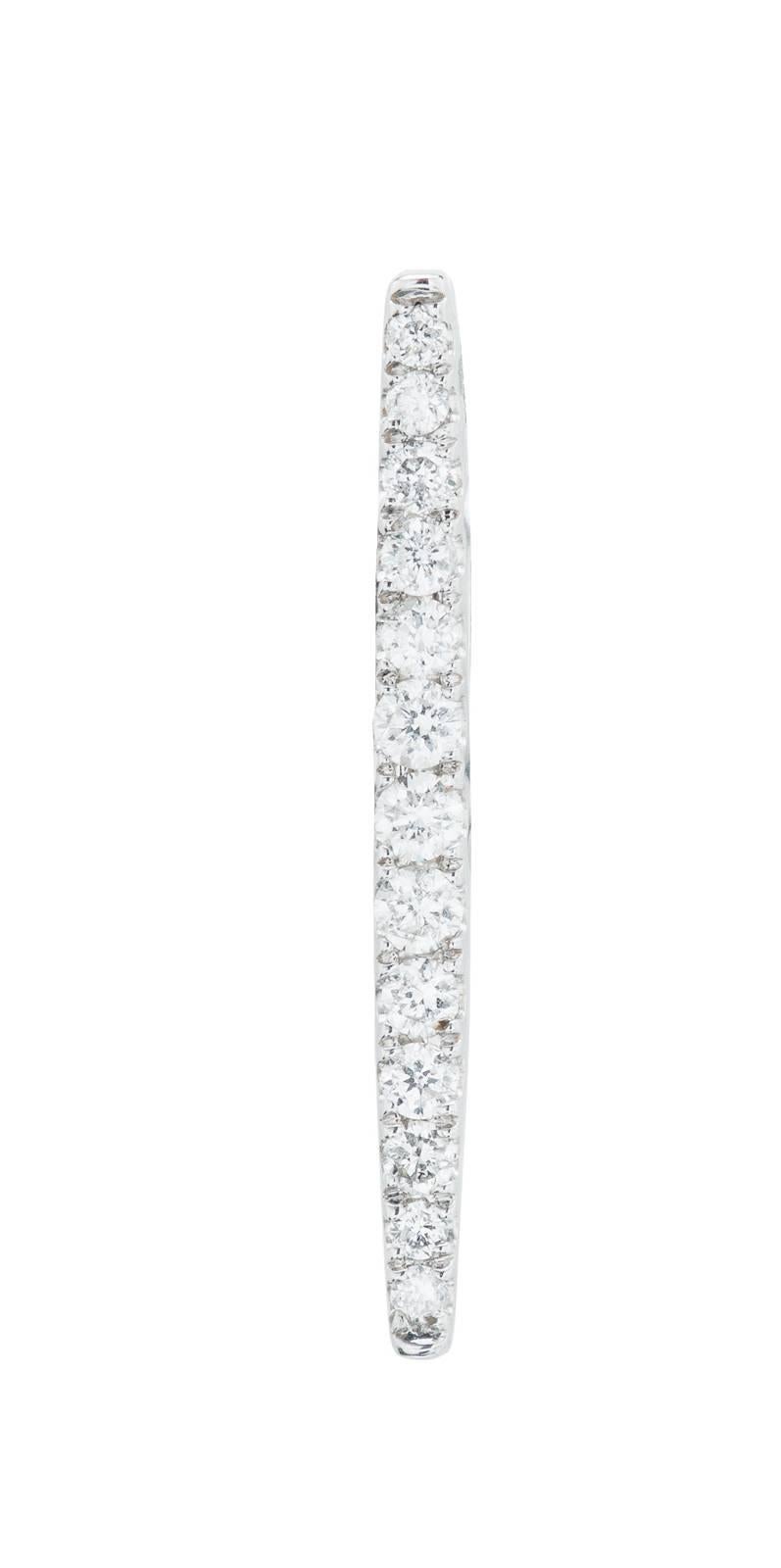 The Ear Stud ROMINA is made of 18 Karat White Gold with 13 White Diamonds 0.11 Carat.