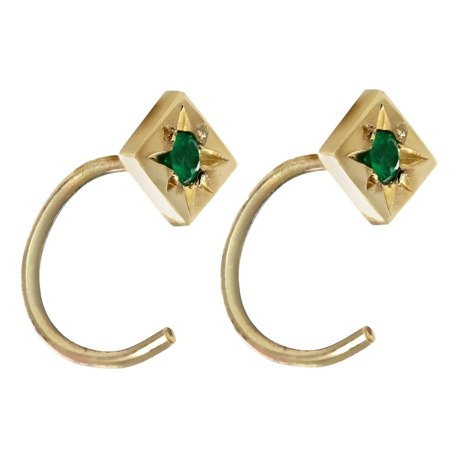 Ellie Air Star Set Emerald Gold Sleeper Huggie Earrings In New Condition For Sale In London, GB