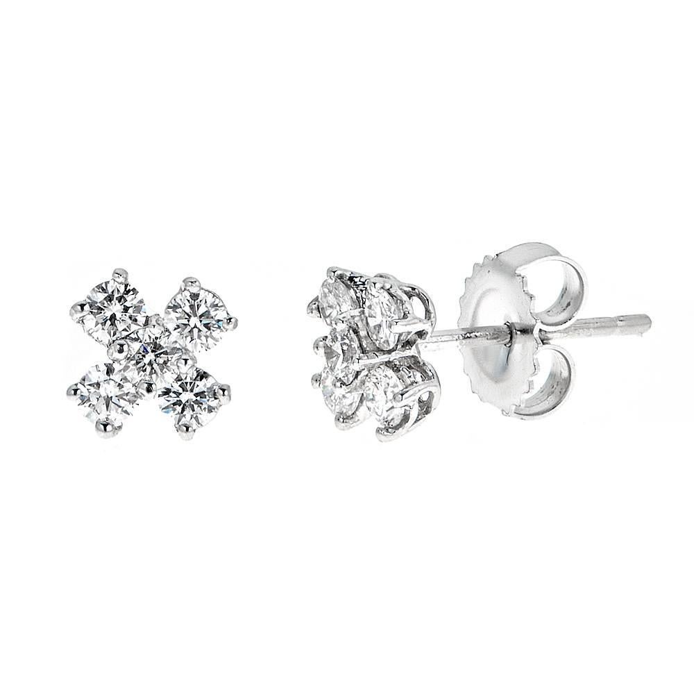 These delicate stud earrings consist of 0.65 carats of round Diamonds set in 18k White Gold. 

Features: Post Back
Total Weight: 1.13g

