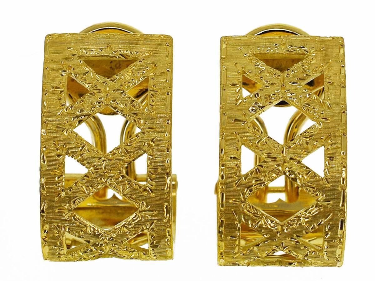 Brand:FEDERICO BUCCELLATI
Name:Design gold earrings
Material:750 18K YG Yellow Gold
Comes with:FEDERICO BUCCELLATI Soft case
Size:H19.76mm×W10.50mm 0.77