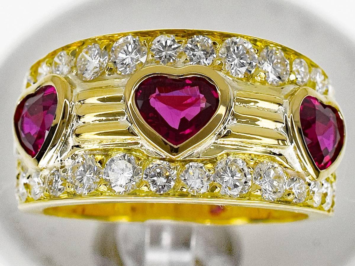 Brand: Van Cleef&Arpels
Name:Heart Shape Ruby Diamond Ring
Material :3P ruby (R1.11ct) diamond (D1.05ct) 750 18K YG Yellow Gold
Comes with:Van Cleef & Arpels Case Repair Certificate (June 2017)
Ring size:British & Australian:J 1/2 /   US &