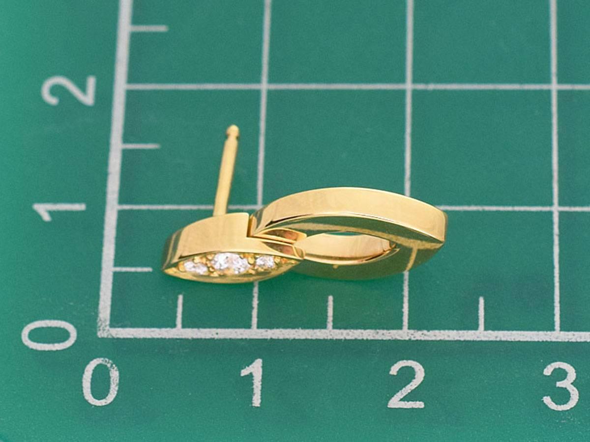Brand:Cartier
Name:Diamond Diadea Earrings
Material :6PDiamond, 750 18K YG Yellow Gold
Comes with:Cartier Box,Case,Repair Certificate
Size(inch):W8mm×H20mm/0.31inch×0.78inch(Approx)
Weight(Pair):7.1g(Approx)
