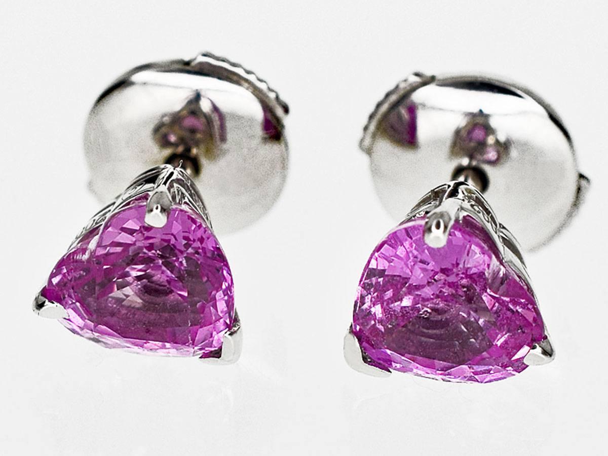 Brand:Cartier
Name:Pink Sapphire Heart Shape Earrings
Material :2P Pink sapphire, 750 18K WG White Gold
Comes with:Cartier case, box,Certificate(Sep 2006)
Top Size:W5.65mm×H5.60mm/0.22inch×0.22inch（Approx) 
Weight(Pair):1.5g（Approx) 
