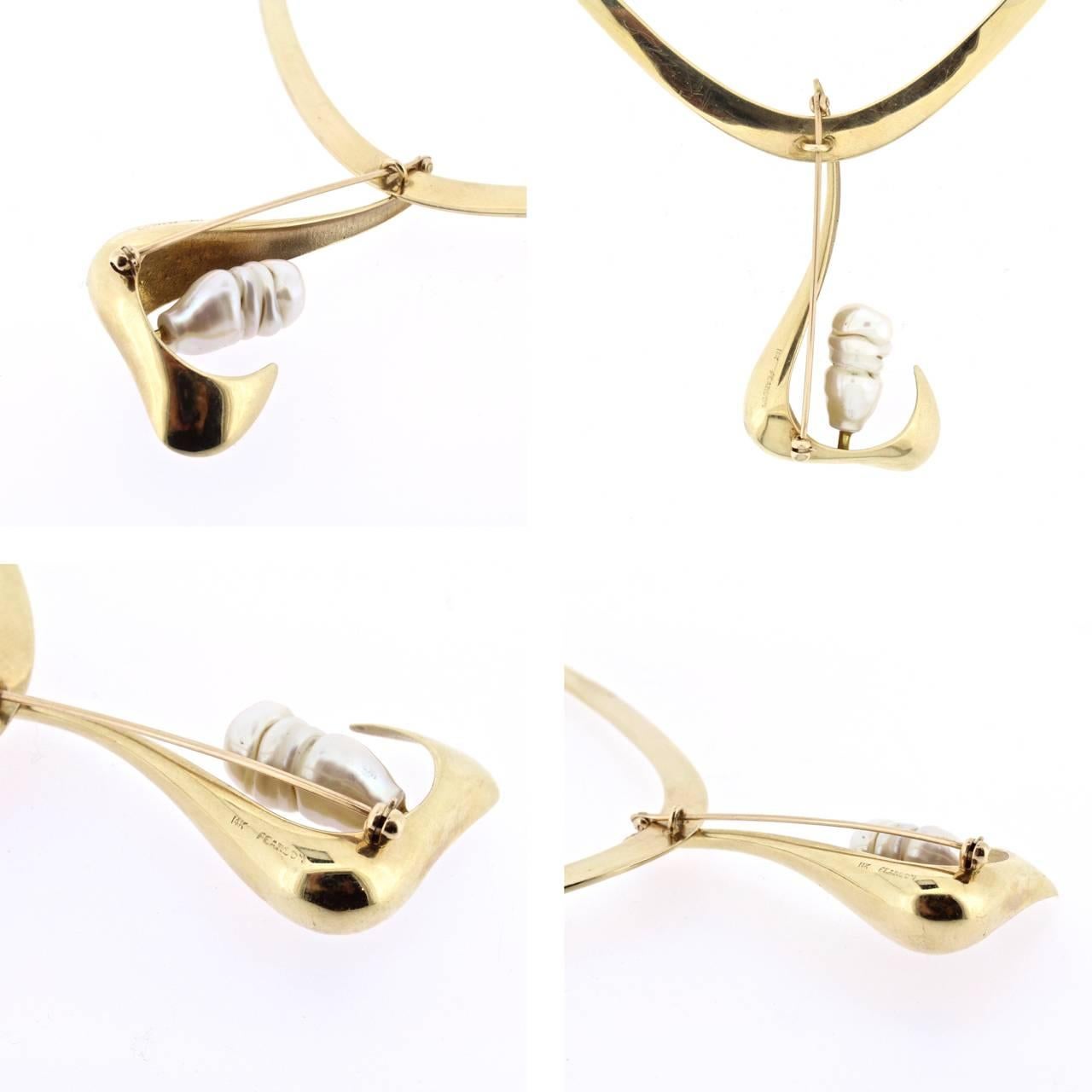 Ronald H Pearson Collier pendentif moderniste parure en or forgé et perles baroques en vente 3
