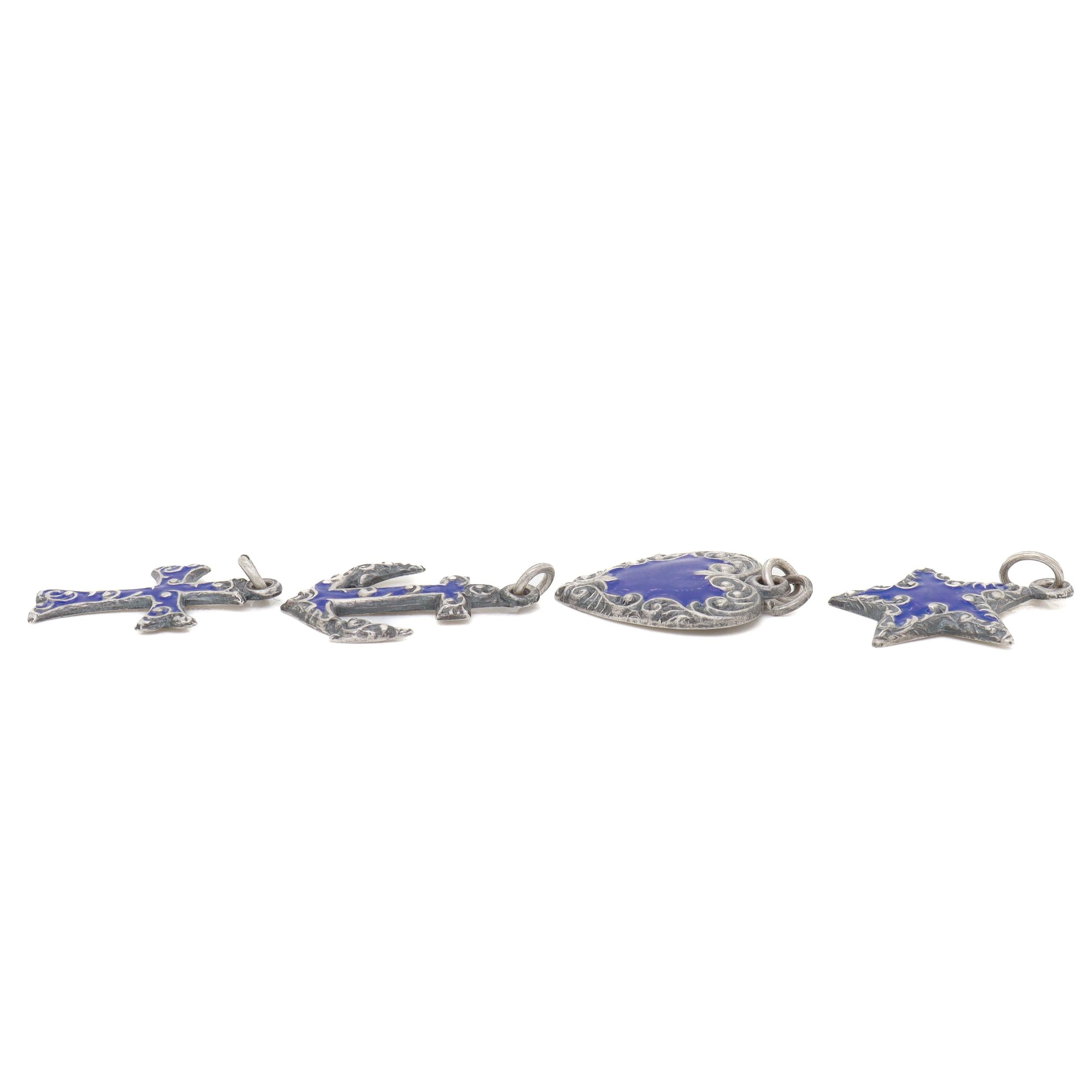 Set di 4 ciondoli / charms in argento e smalto blu di epoca edoardiana in vendita 2