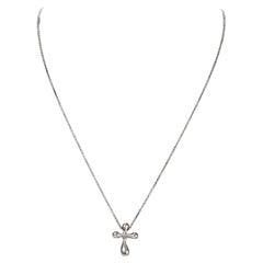 Tiffany & Co. Collana con ciondolo e croce di Elsa Peretti in argento sterling
